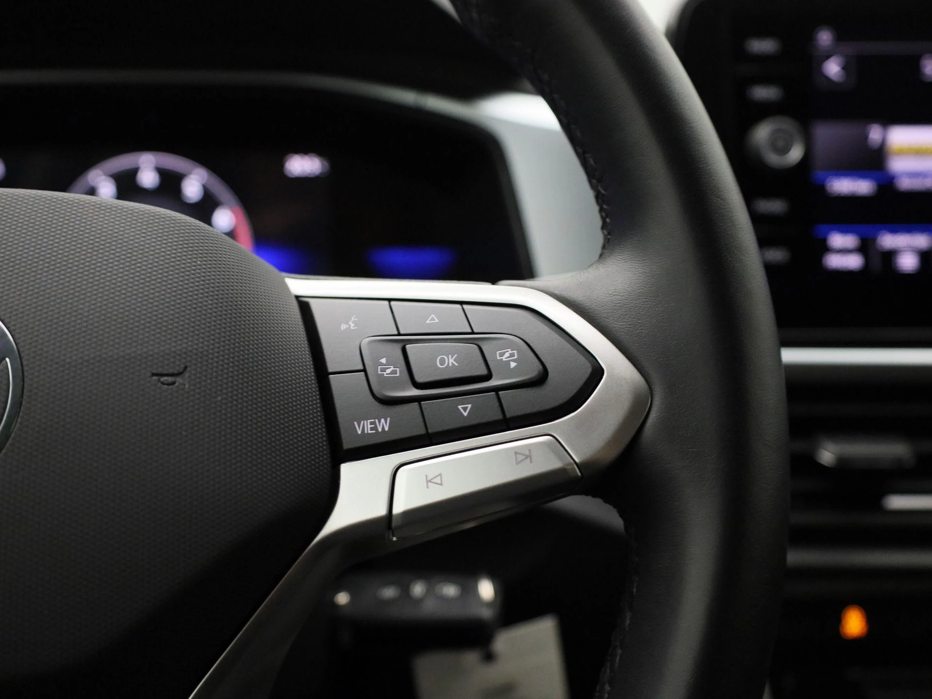 Volkswagen-T-Roc-image-21