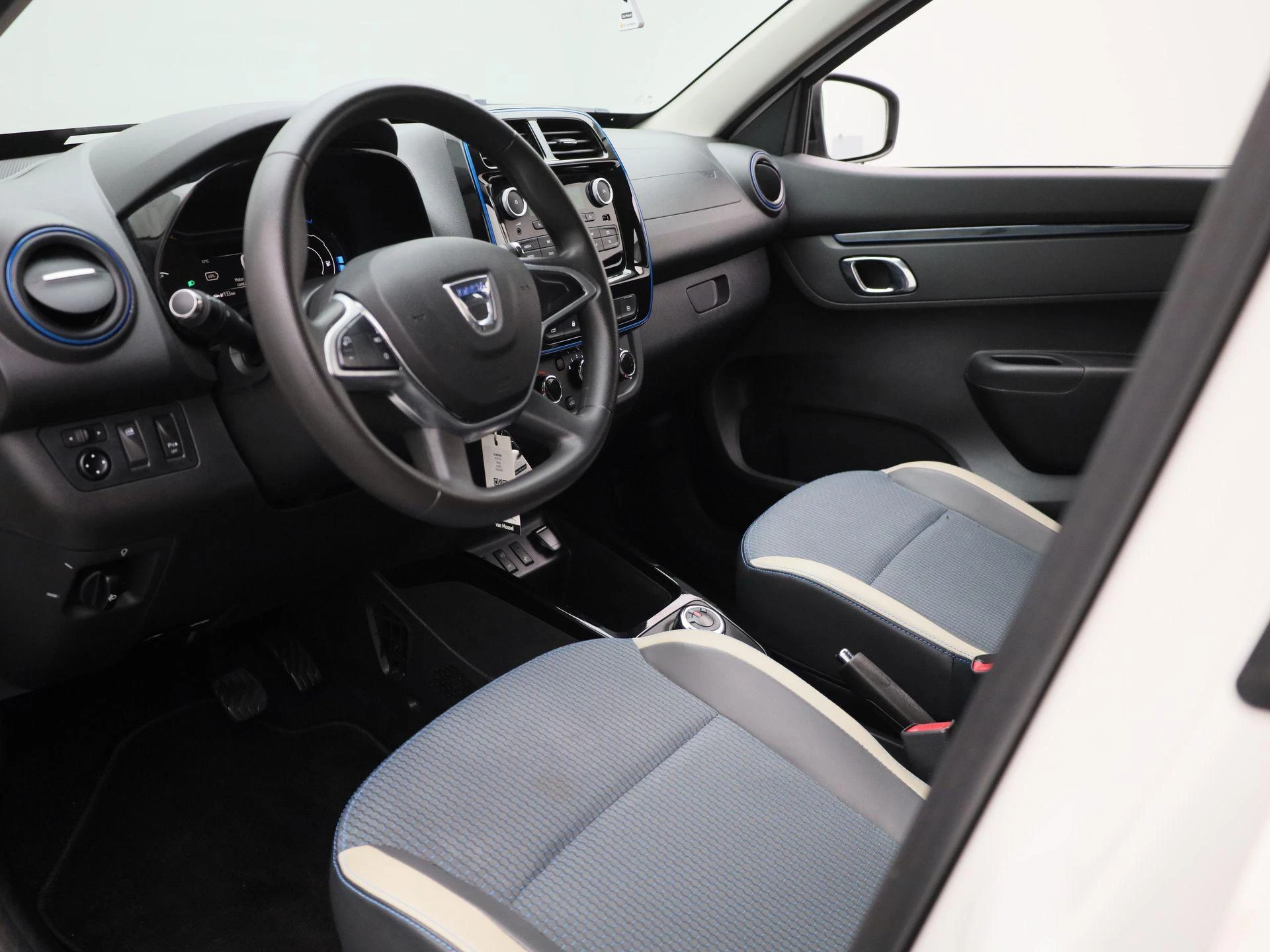 Dacia-Spring-image-15