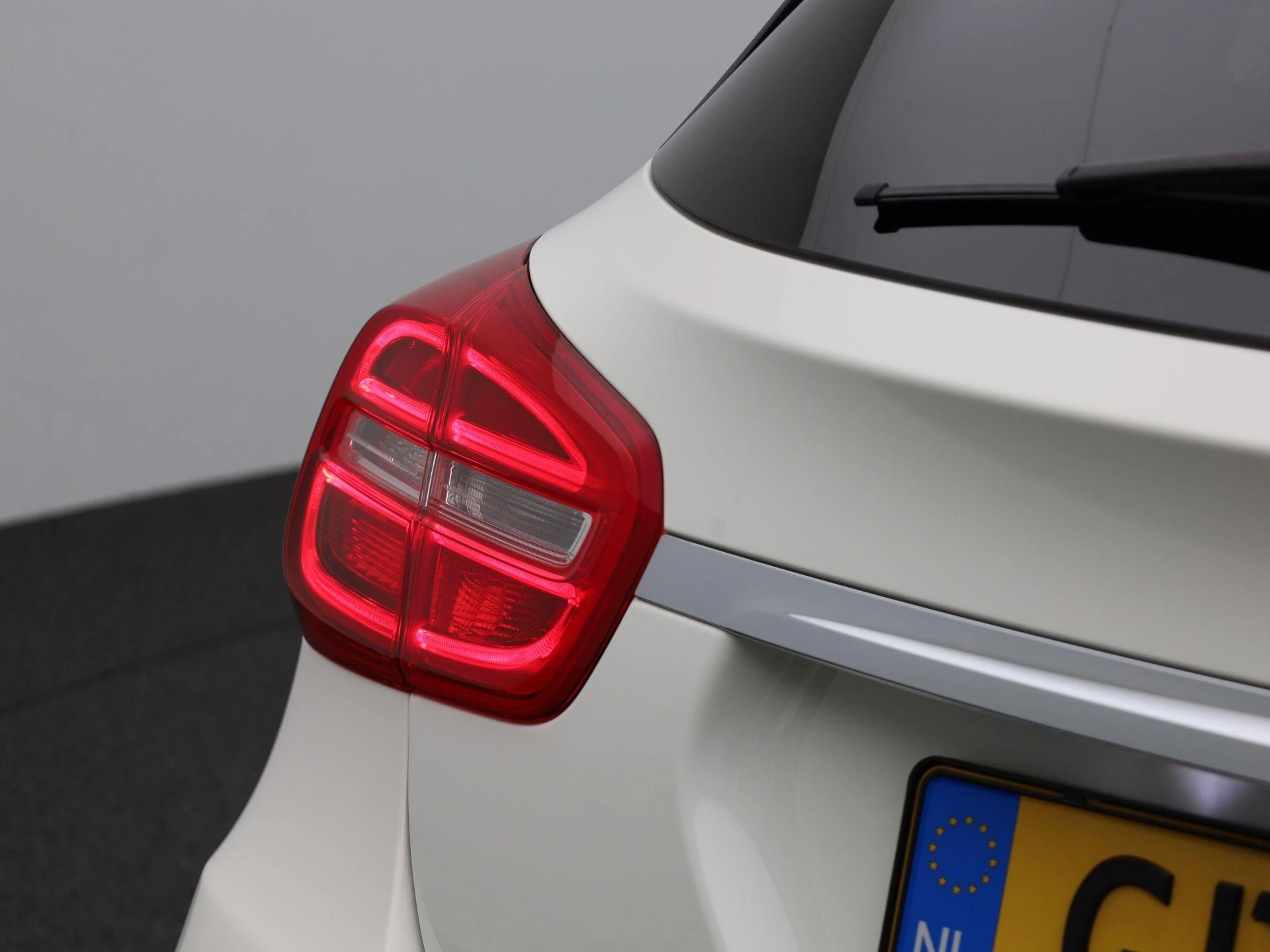 Mercedes-Benz-GLA-image-37
