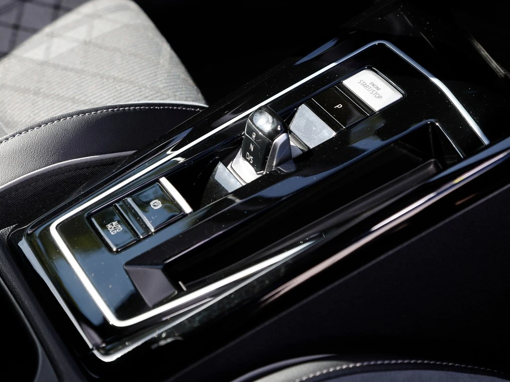 Volkswagen-Golf-image-7