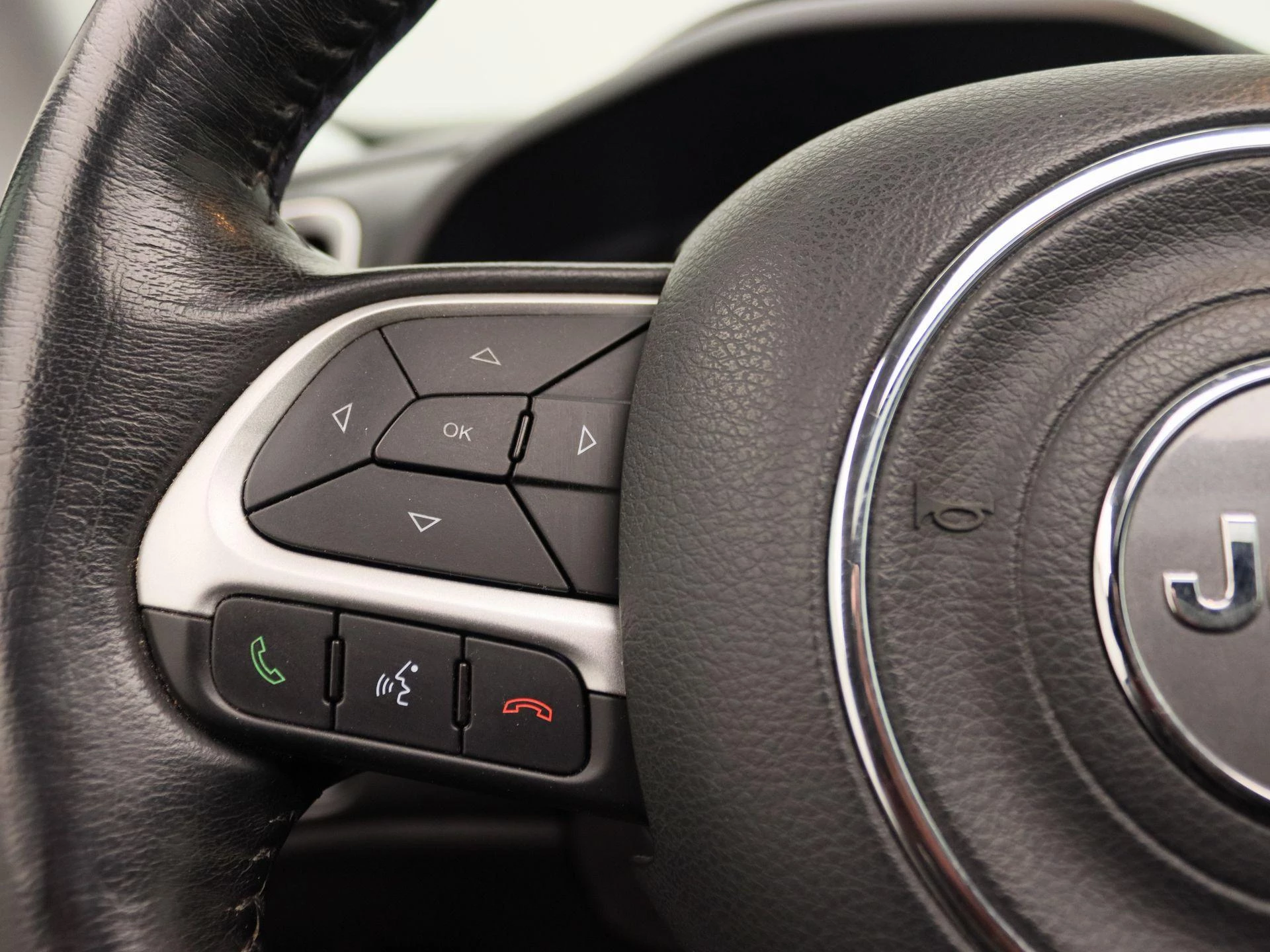 Jeep-Renegade-image-24
