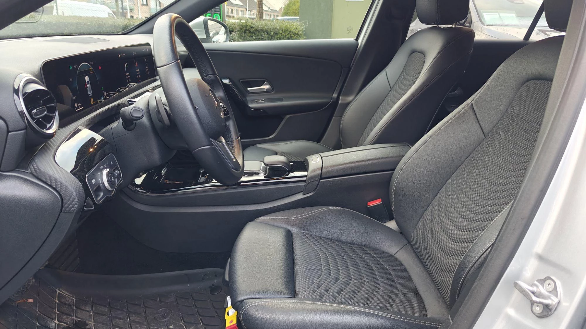 Mercedes-Benz 180 d Business Solution + CARPLAY + CAMERA + SENSOREN +