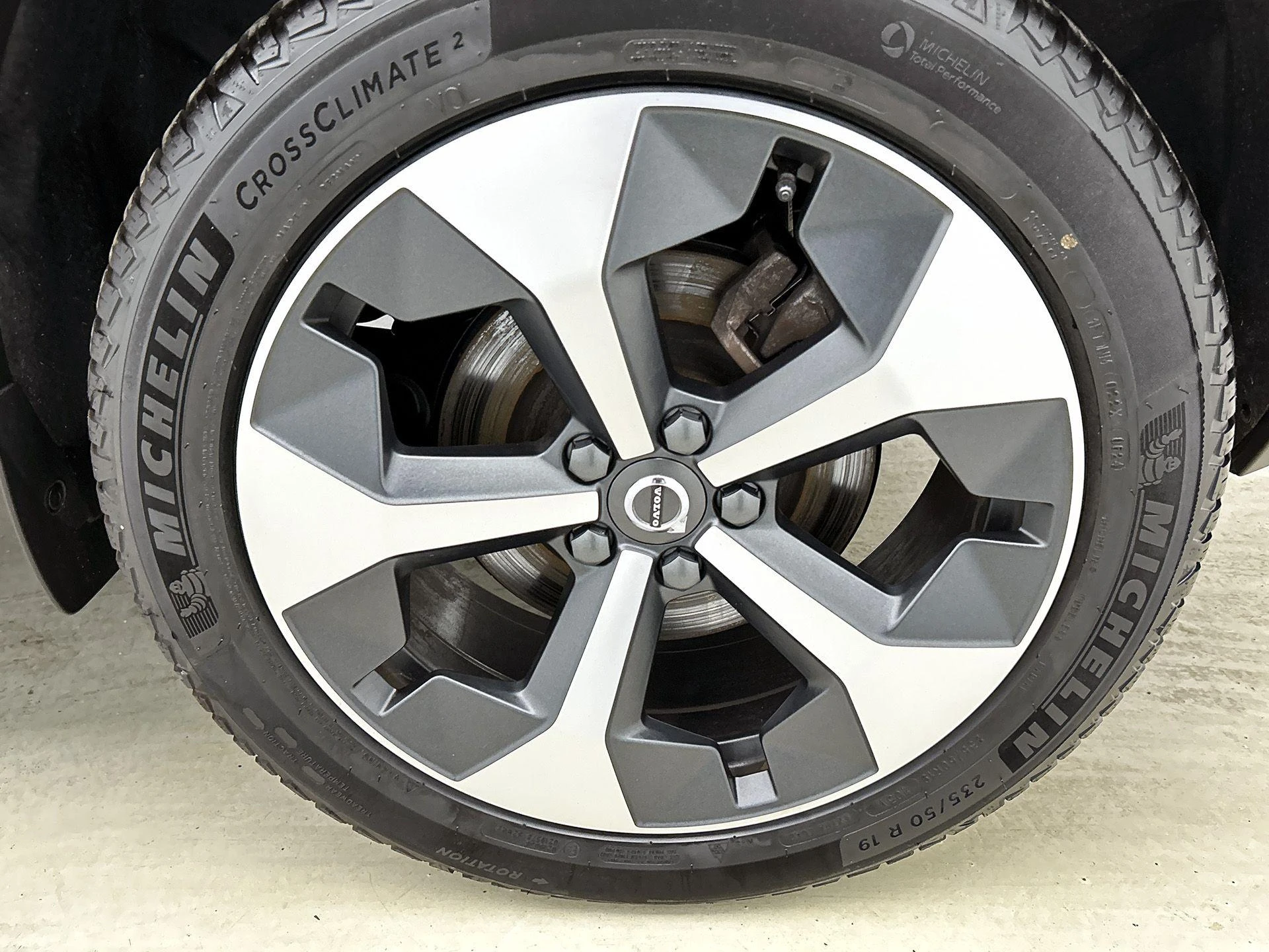 Volvo XC40 2.0 B4 Plus Dark