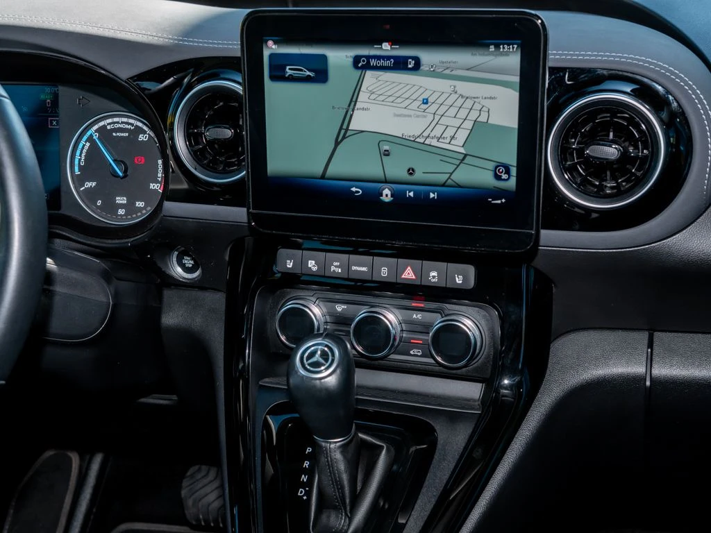 Mercedes-Benz-EQT 200-image-9
