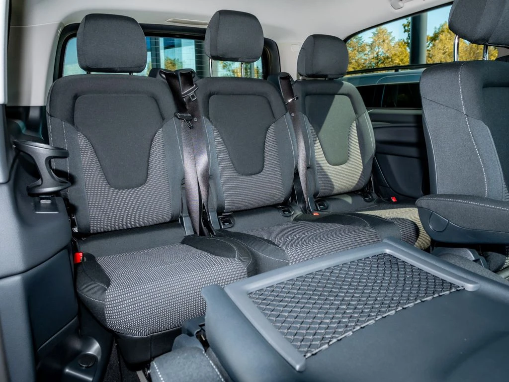 Mercedes-Benz-V-Klasse 220 d-image-12