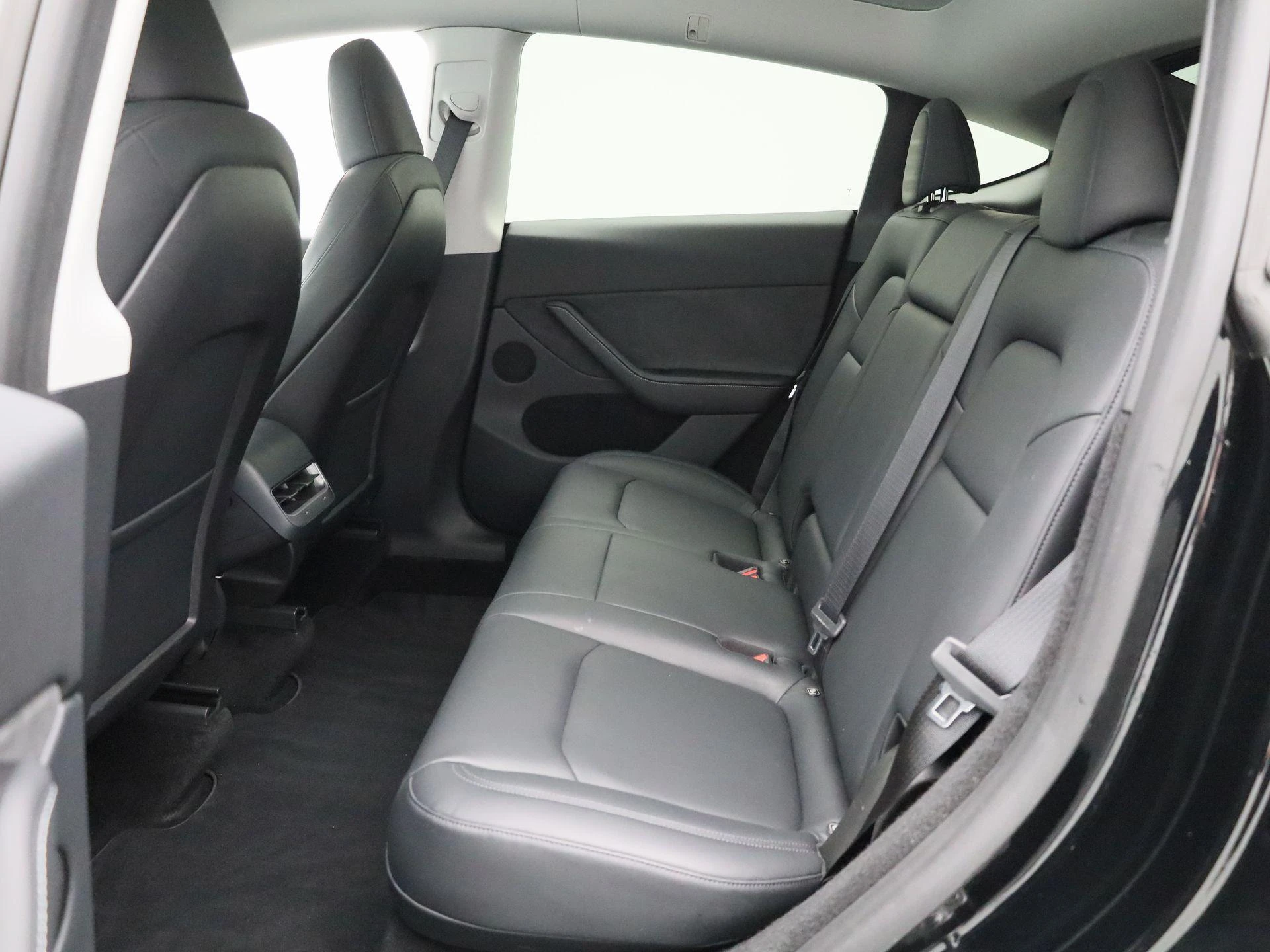 Tesla-Model Y-image-13
