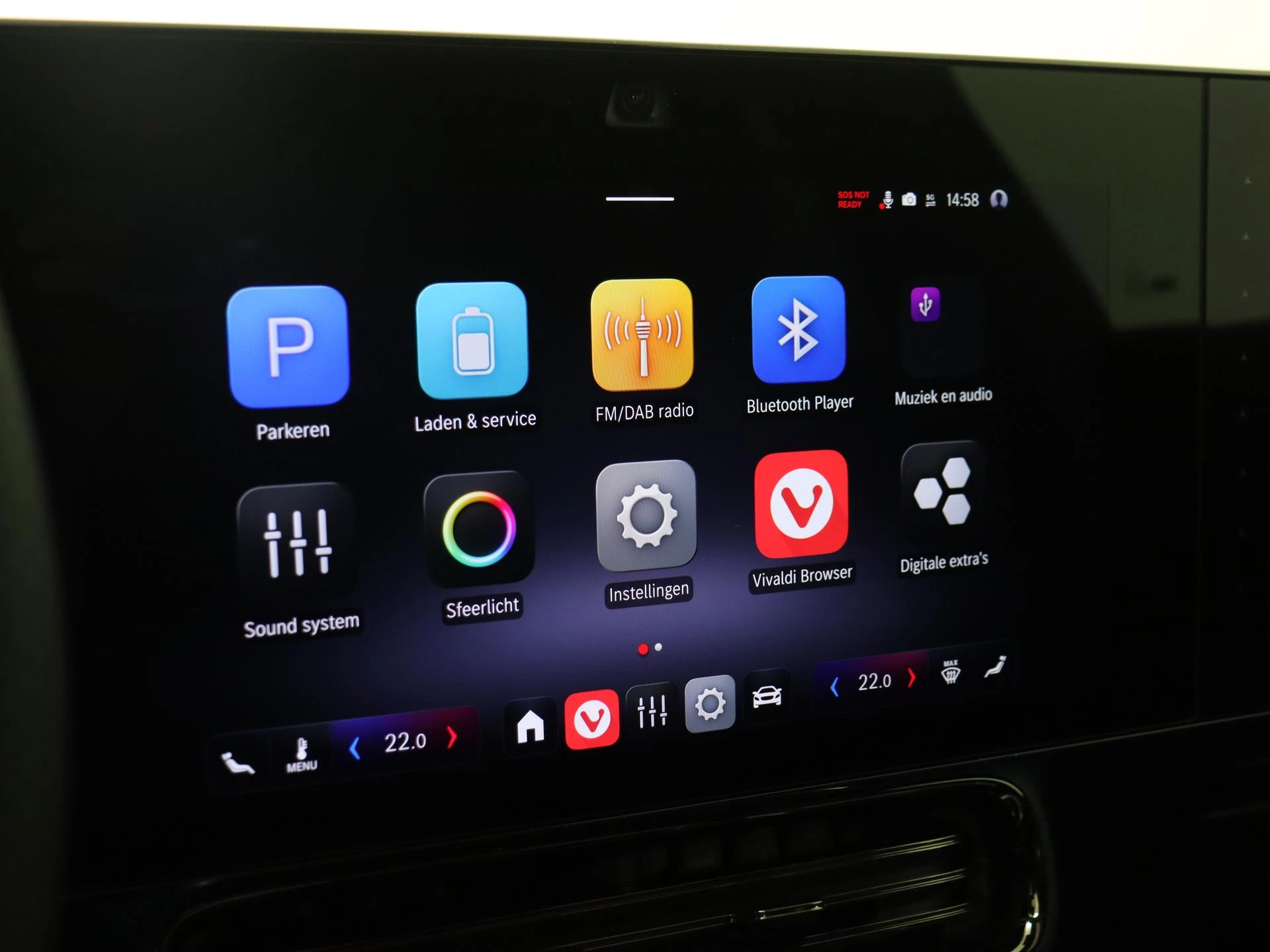 Mercedes-Benz-CLA-image-19