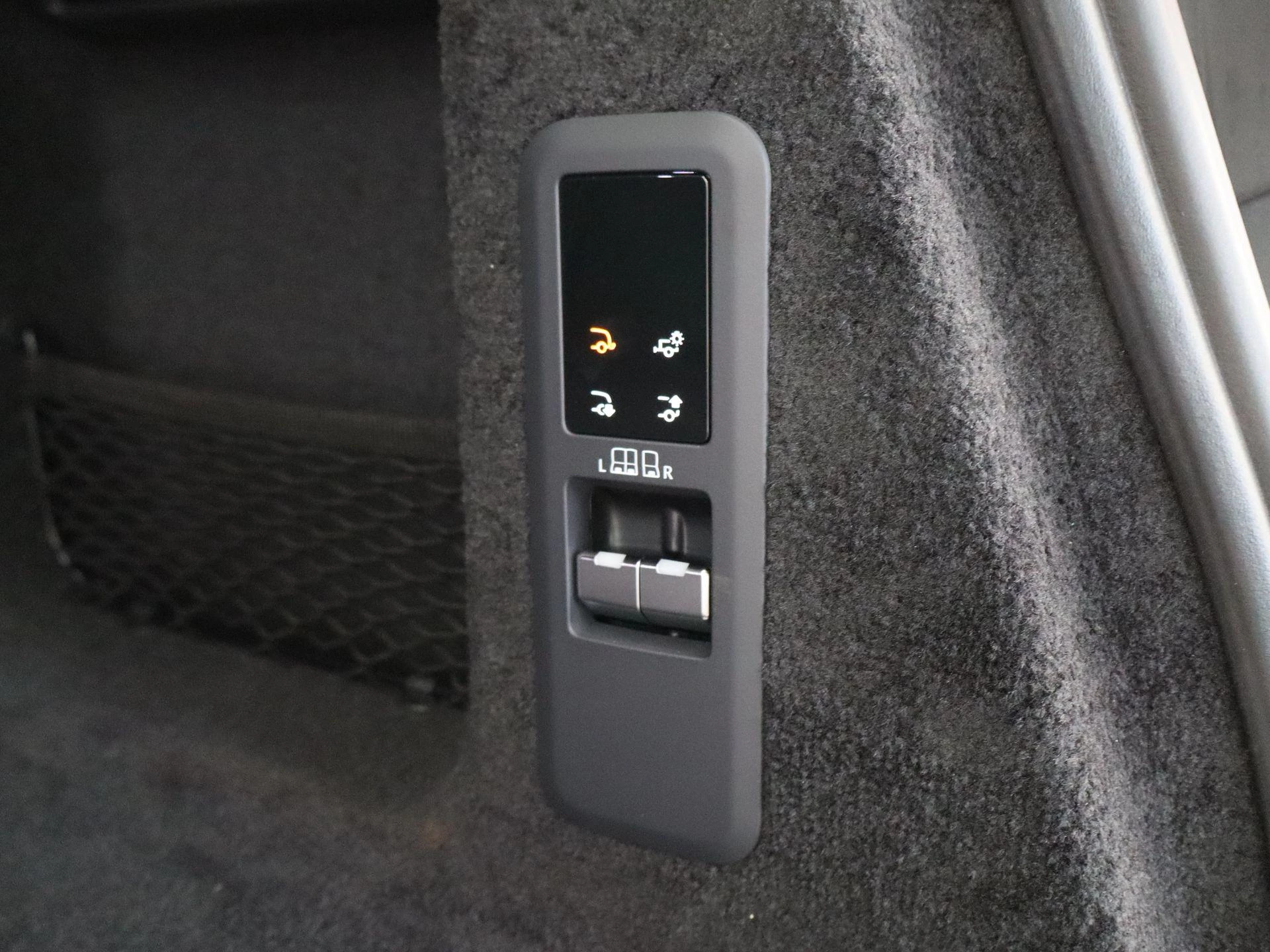 Land Rover-Range Rover Sport-image-33