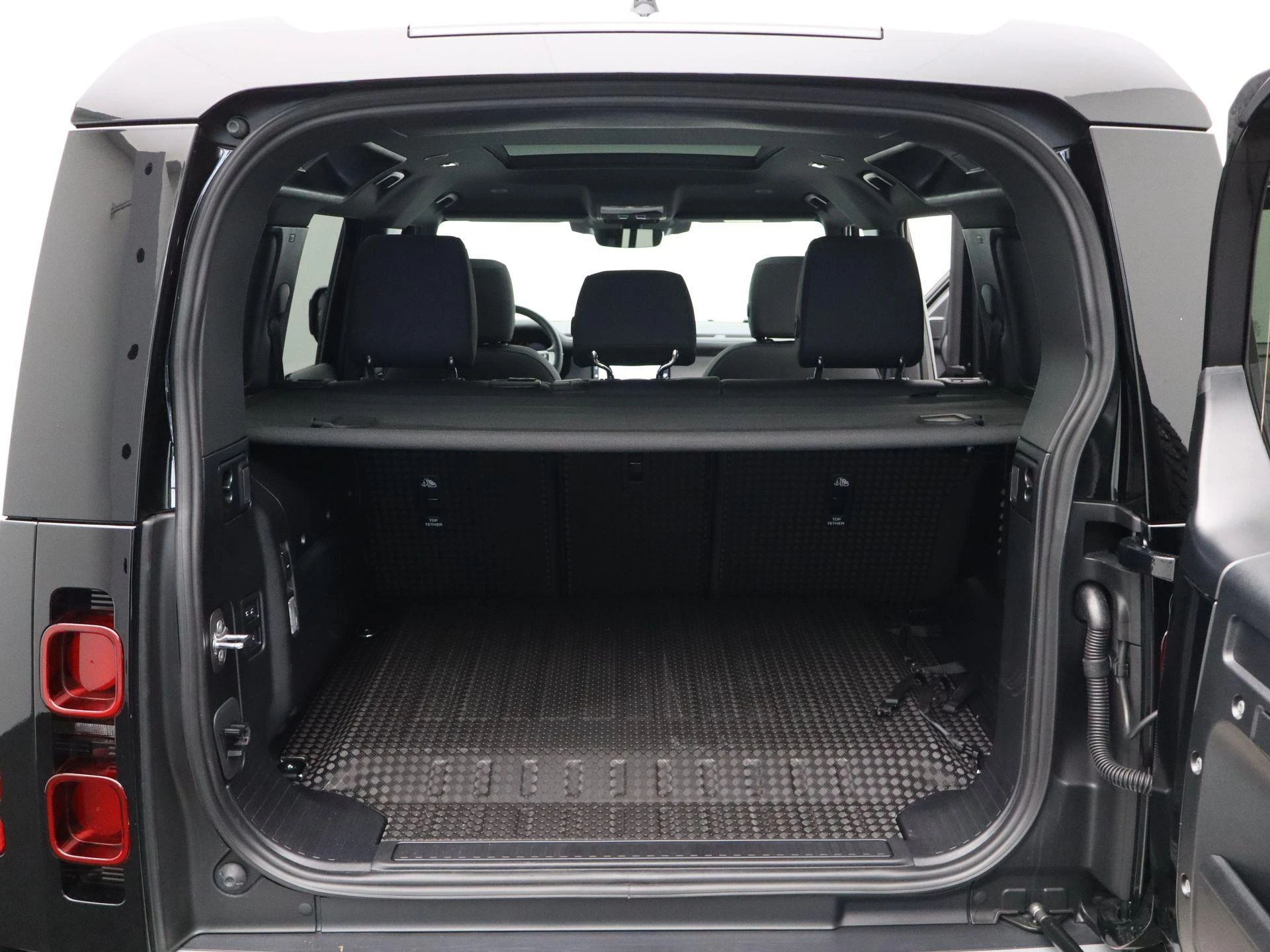 Land Rover-Defender-image-28