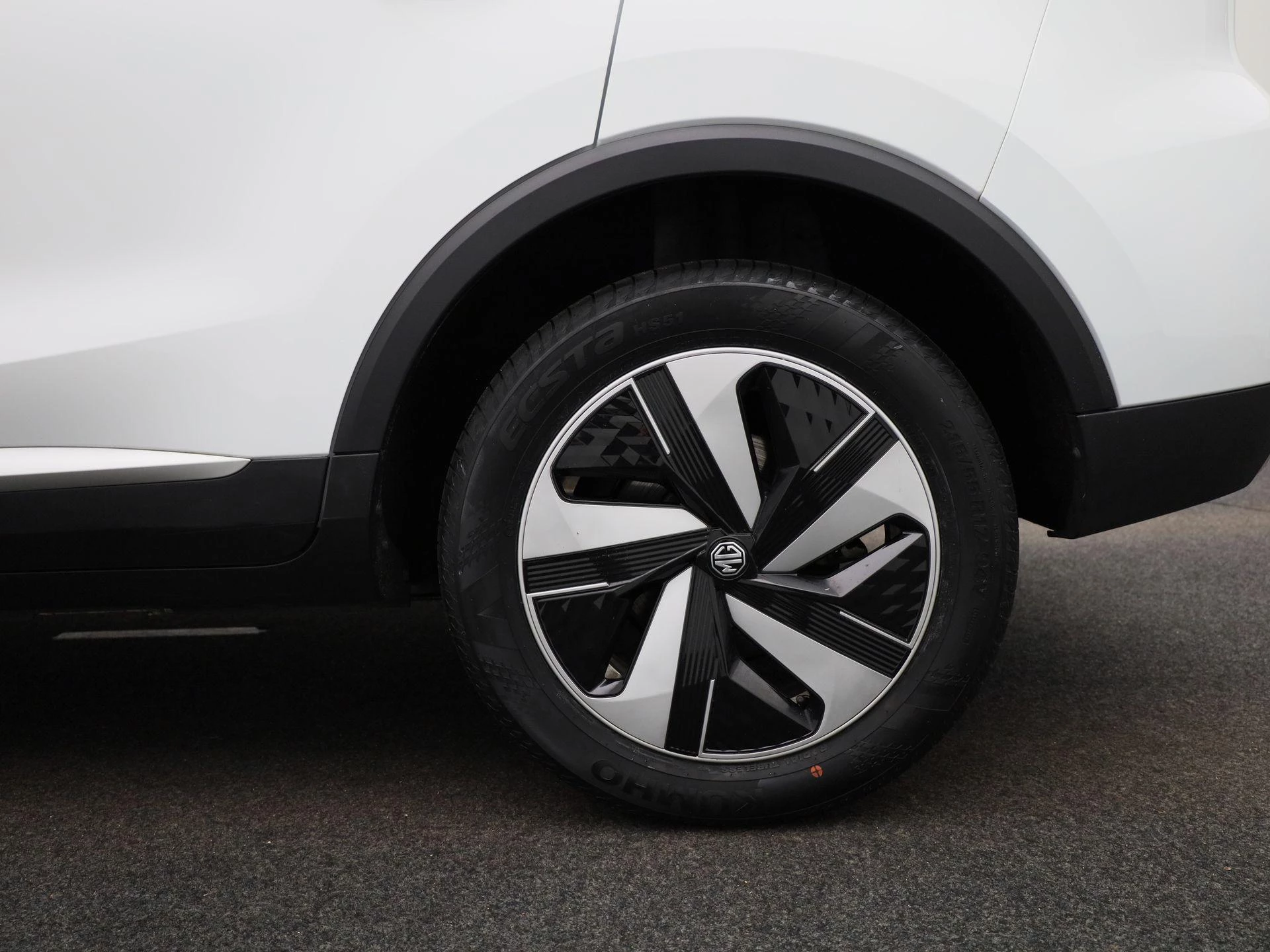 MG ZS EV - 13