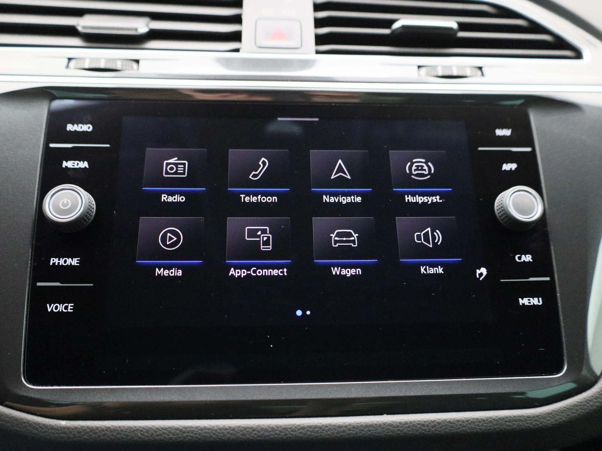 Volkswagen-Tiguan-image-25
