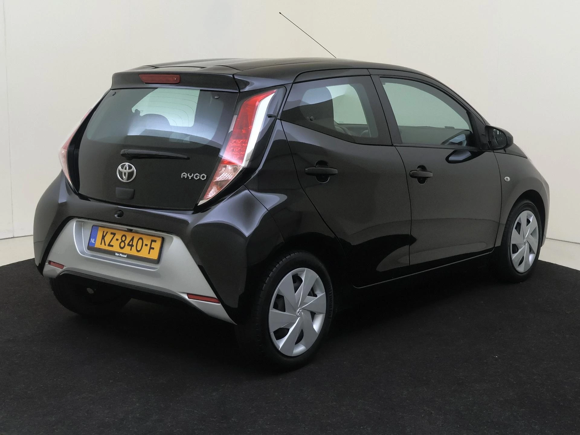 Toyota Aygo 1.0 VVT-i x-play