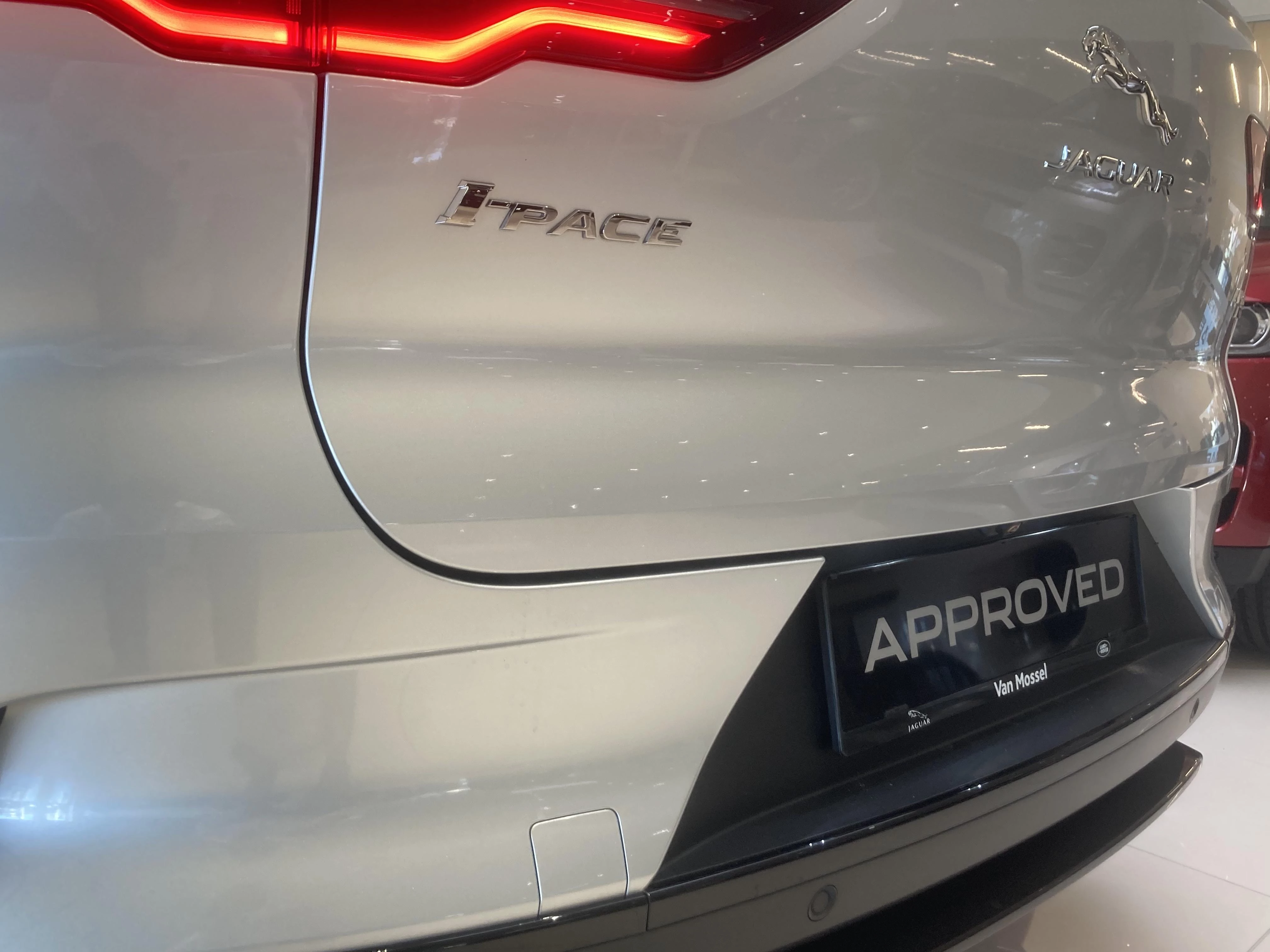 Jaguar-I-PACE-image-10