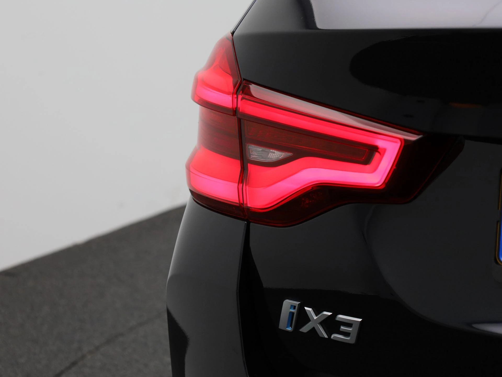 BMW-iX3-image-46