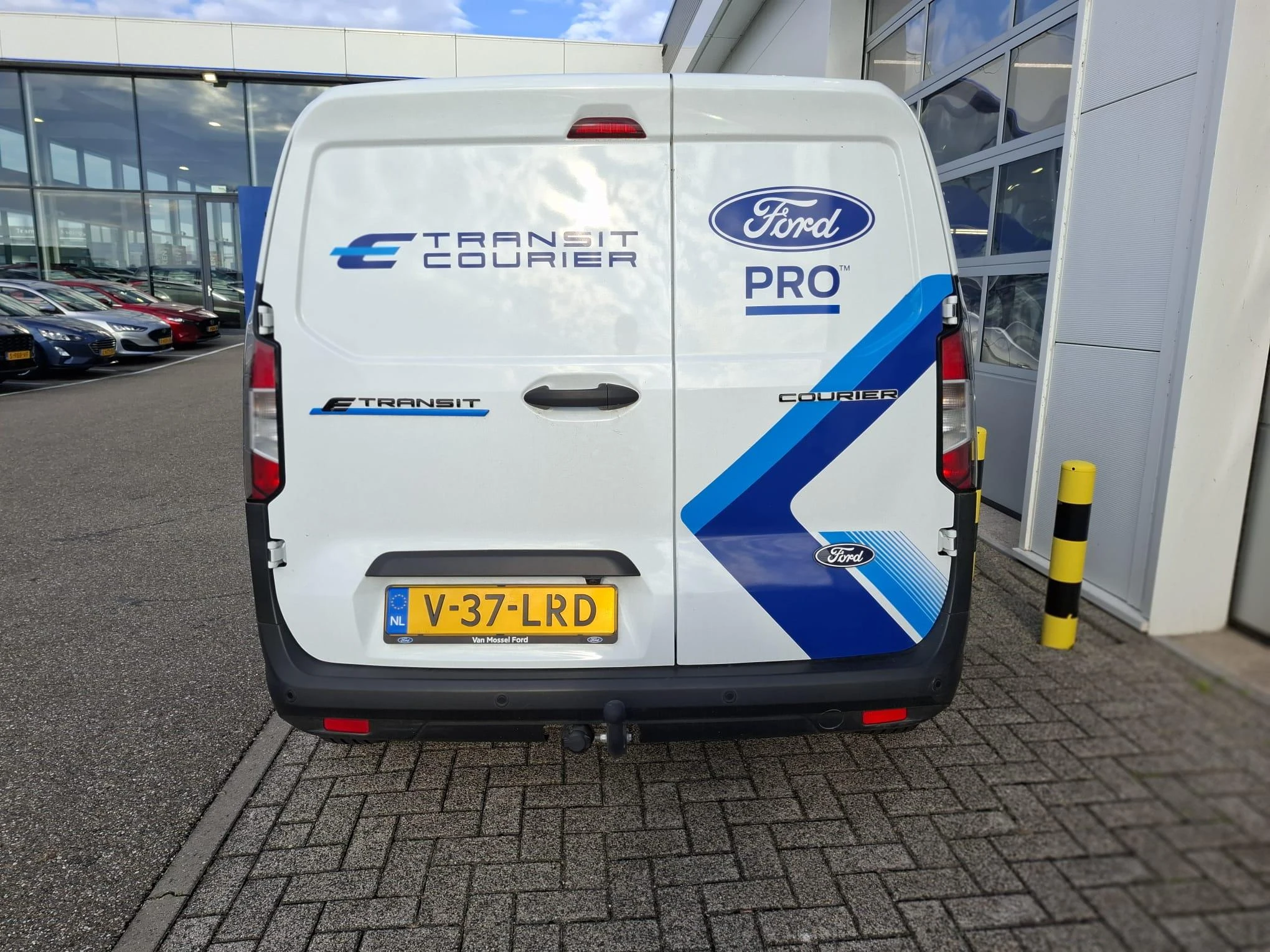 Ford-E-Transit-image-3