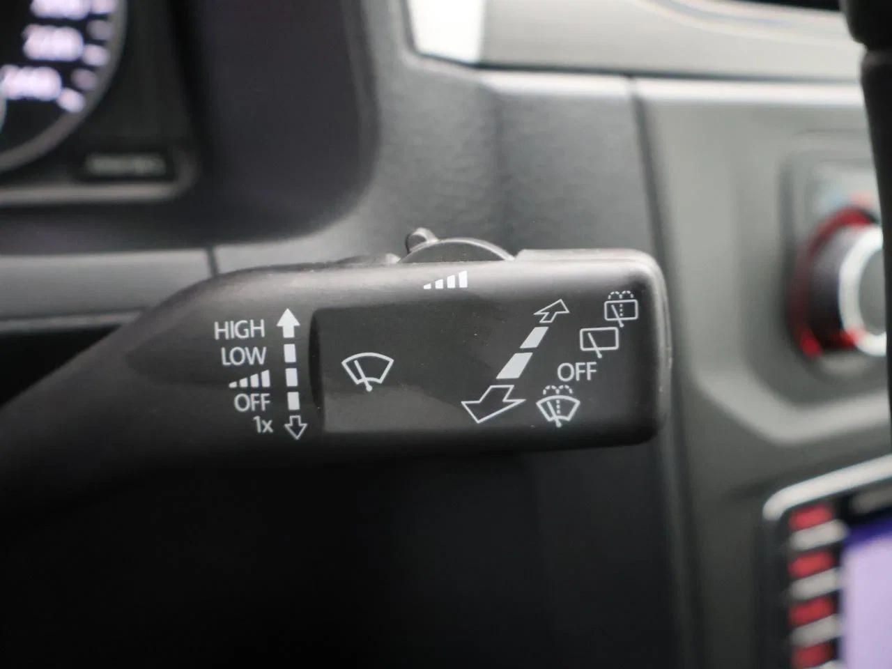 Volkswagen-Caddy-image-5