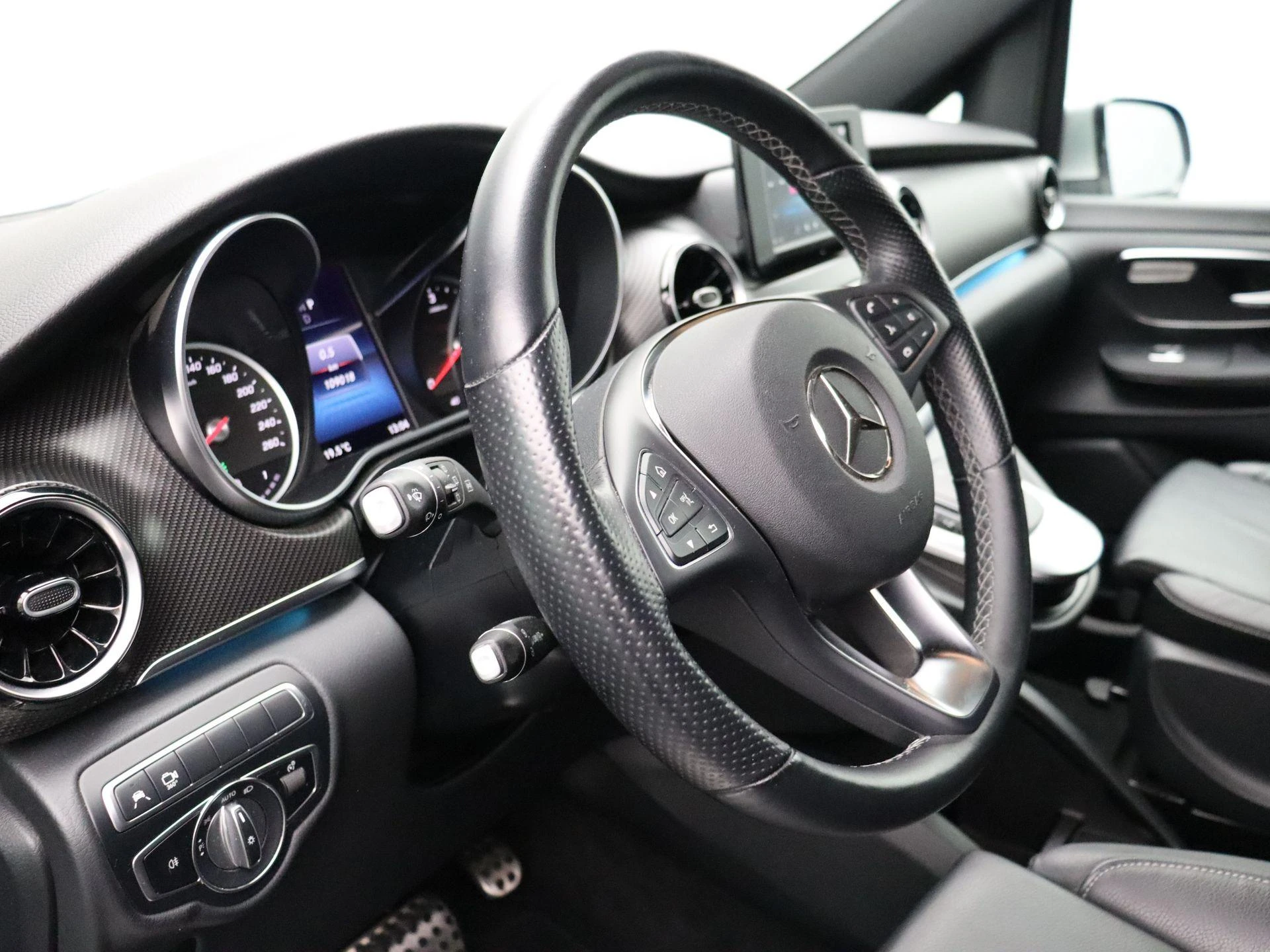 Mercedes-Benz-Classe V-image-10