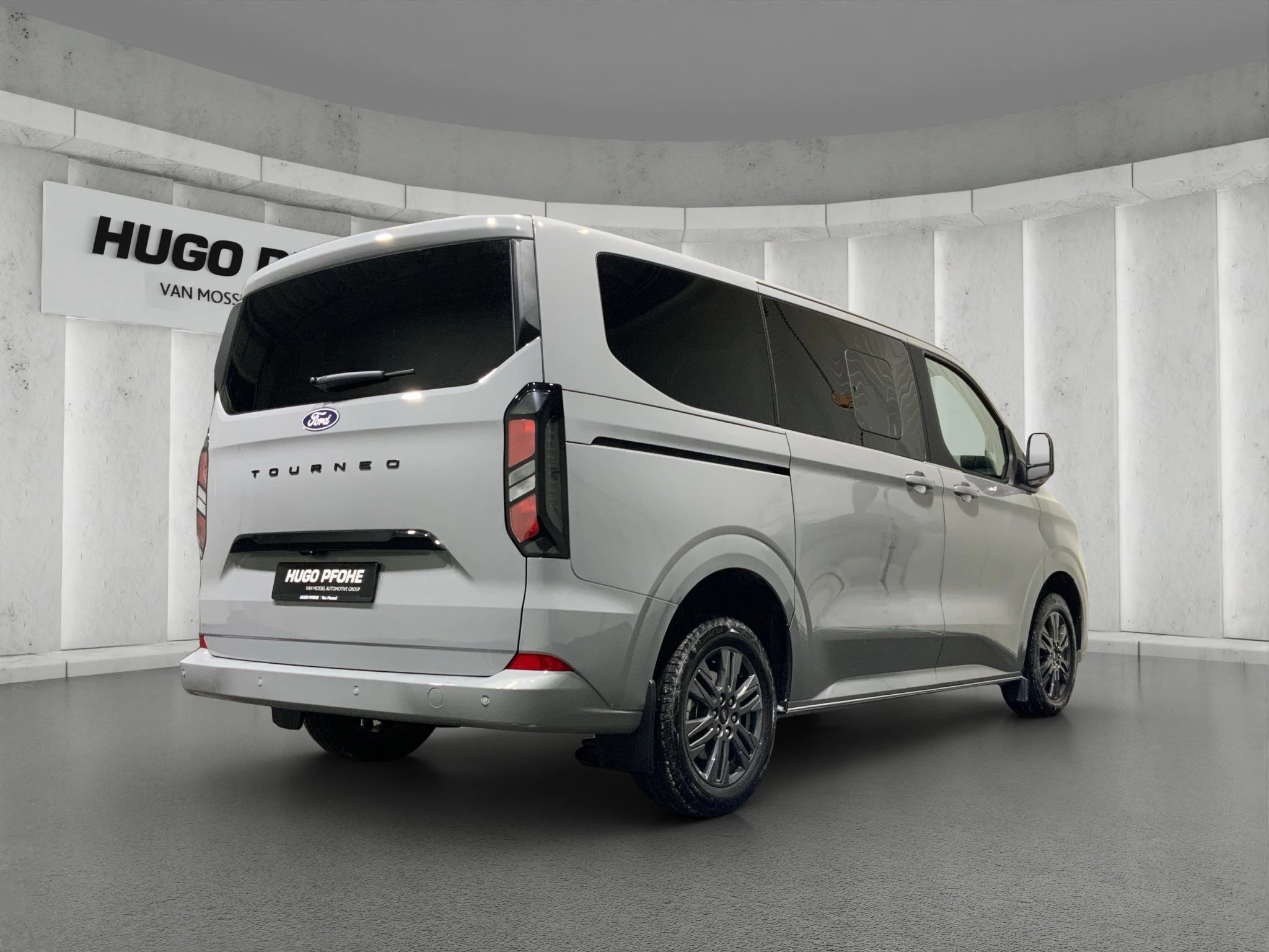 Ford-Tourneo Custom-image-3