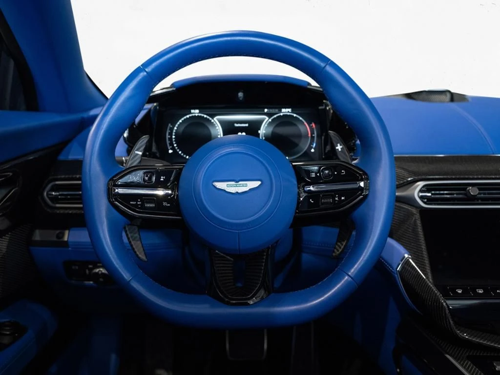 Aston Martin-Vanquish-image-11