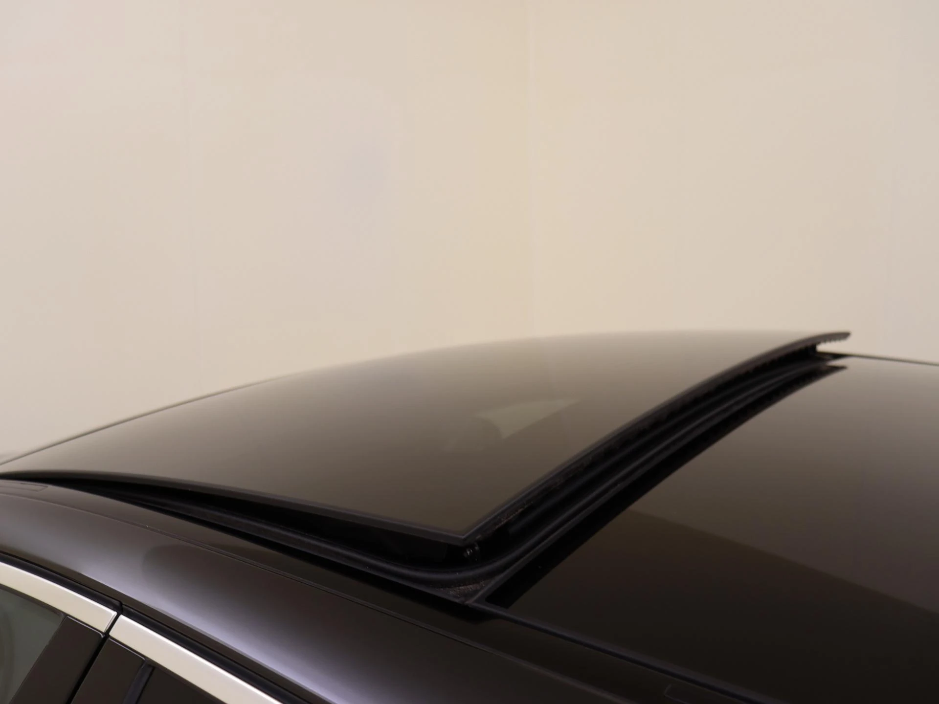 Mercedes-Benz-S-Klasse-image-28