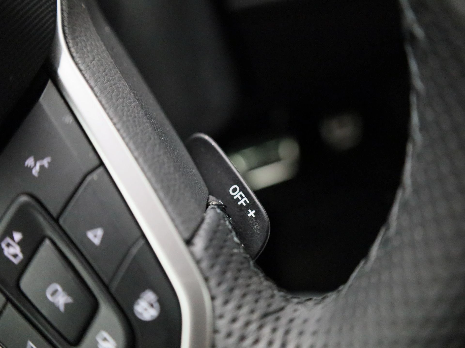 Volkswagen-Golf-image-24