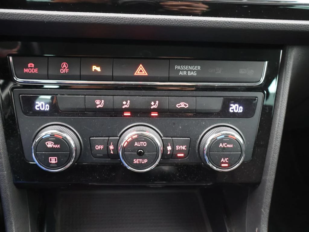 SEAT Leon ST Leon ST 1.4TSI FR 125PK *TREKHAAK*BLTH*APP-CONNECT*PDC ACHTER*NAVI*...*