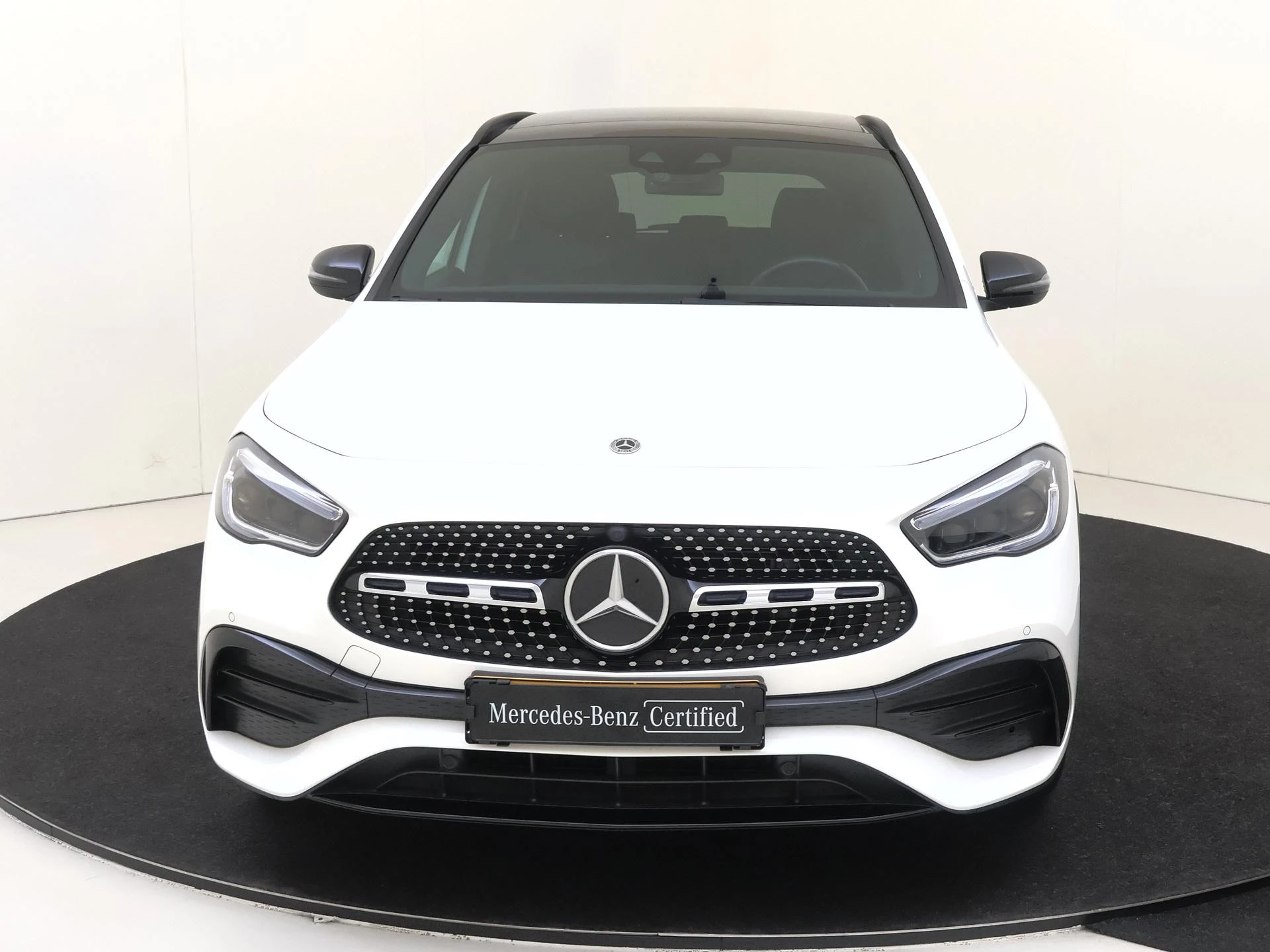 Mercedes-Benz-GLA-image-5