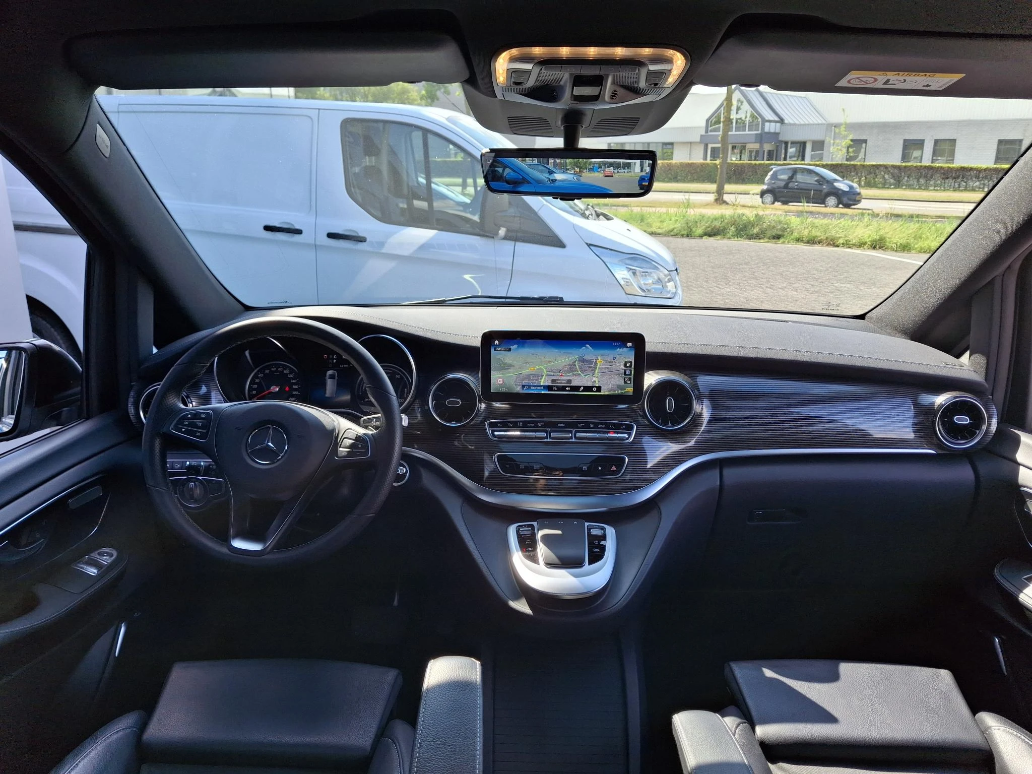 Mercedes-Benz-EQV-image-12