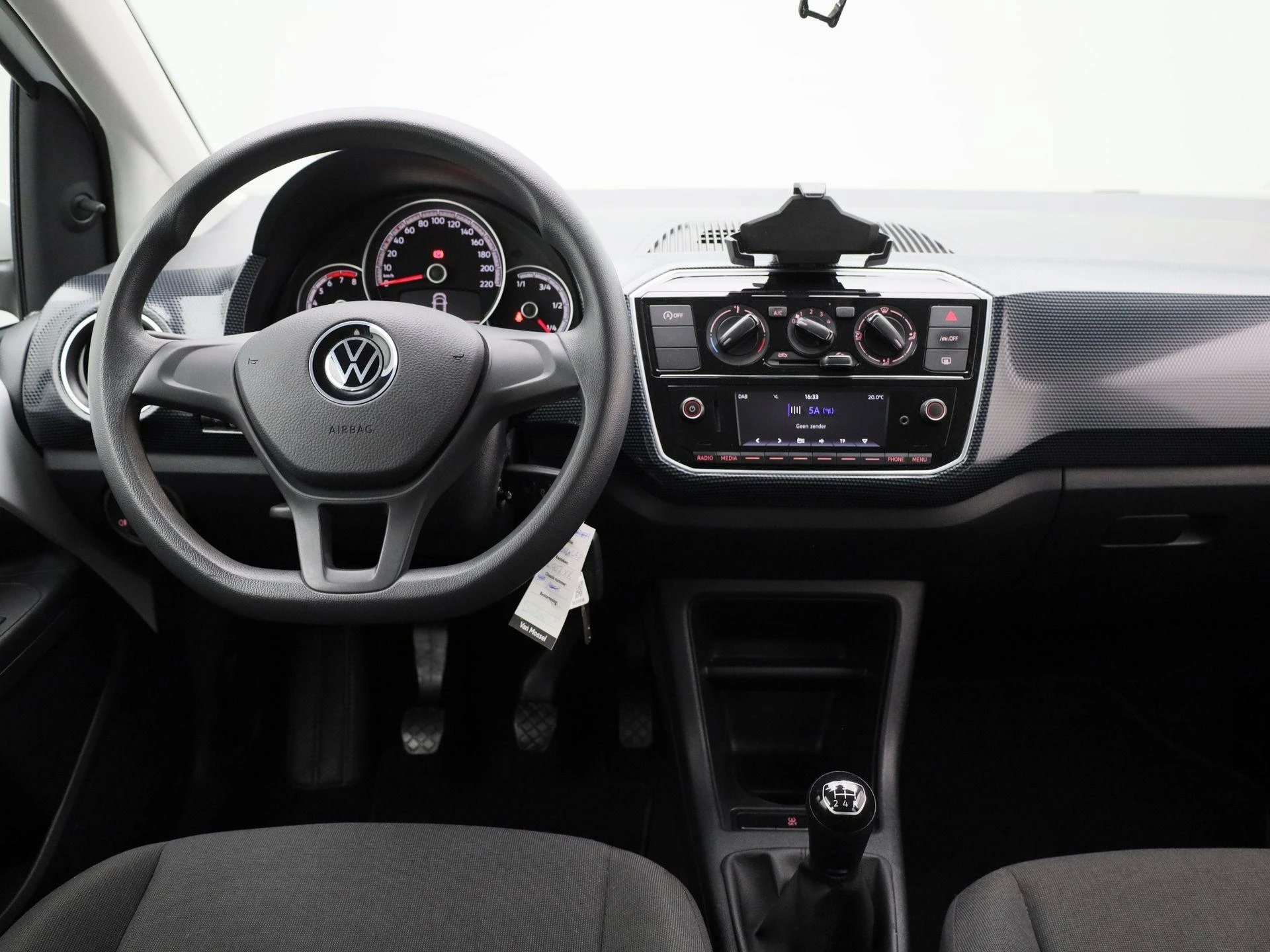Volkswagen-up!-image-6