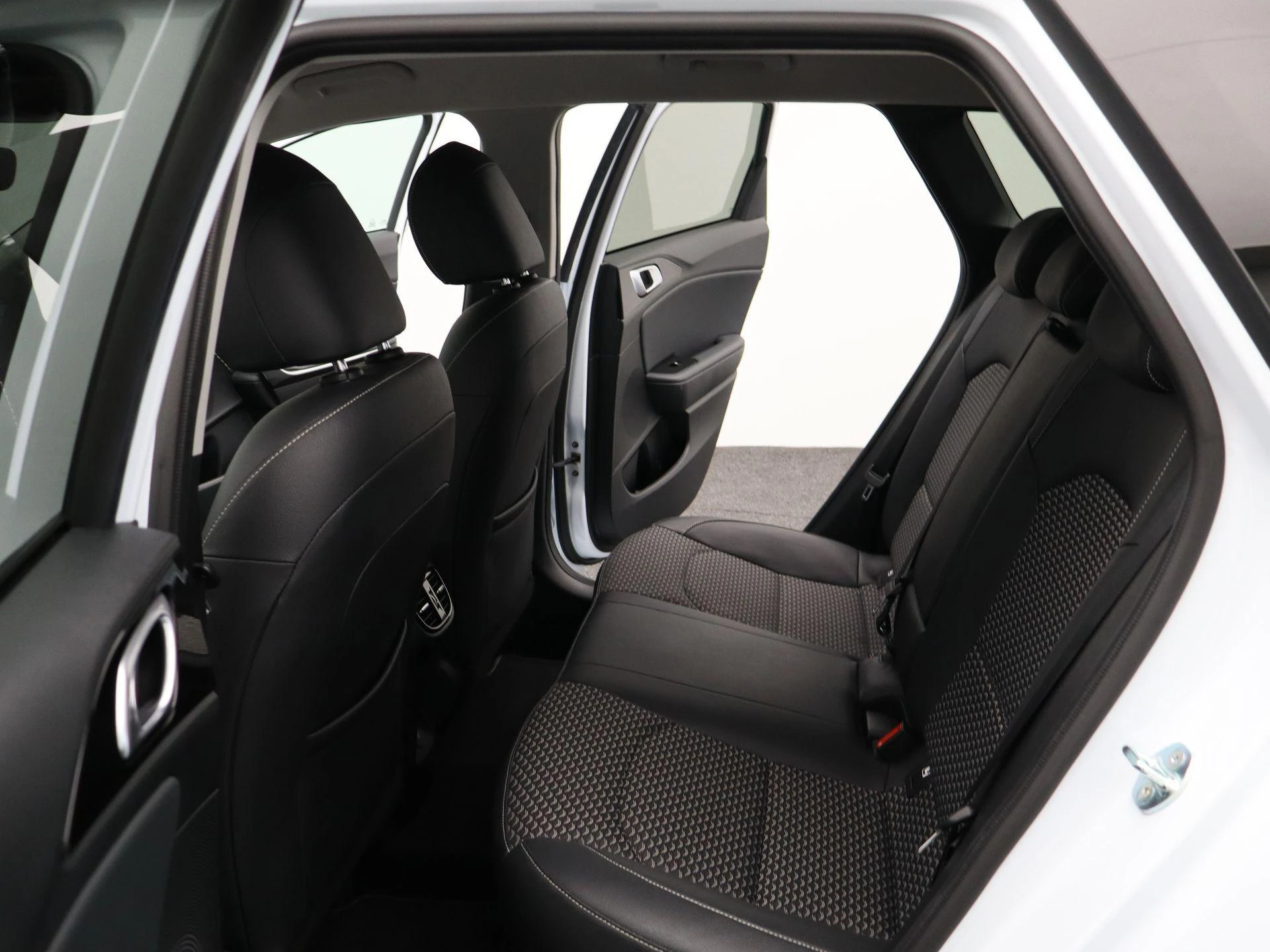 Kia-Ceed Sportswagon-image-11