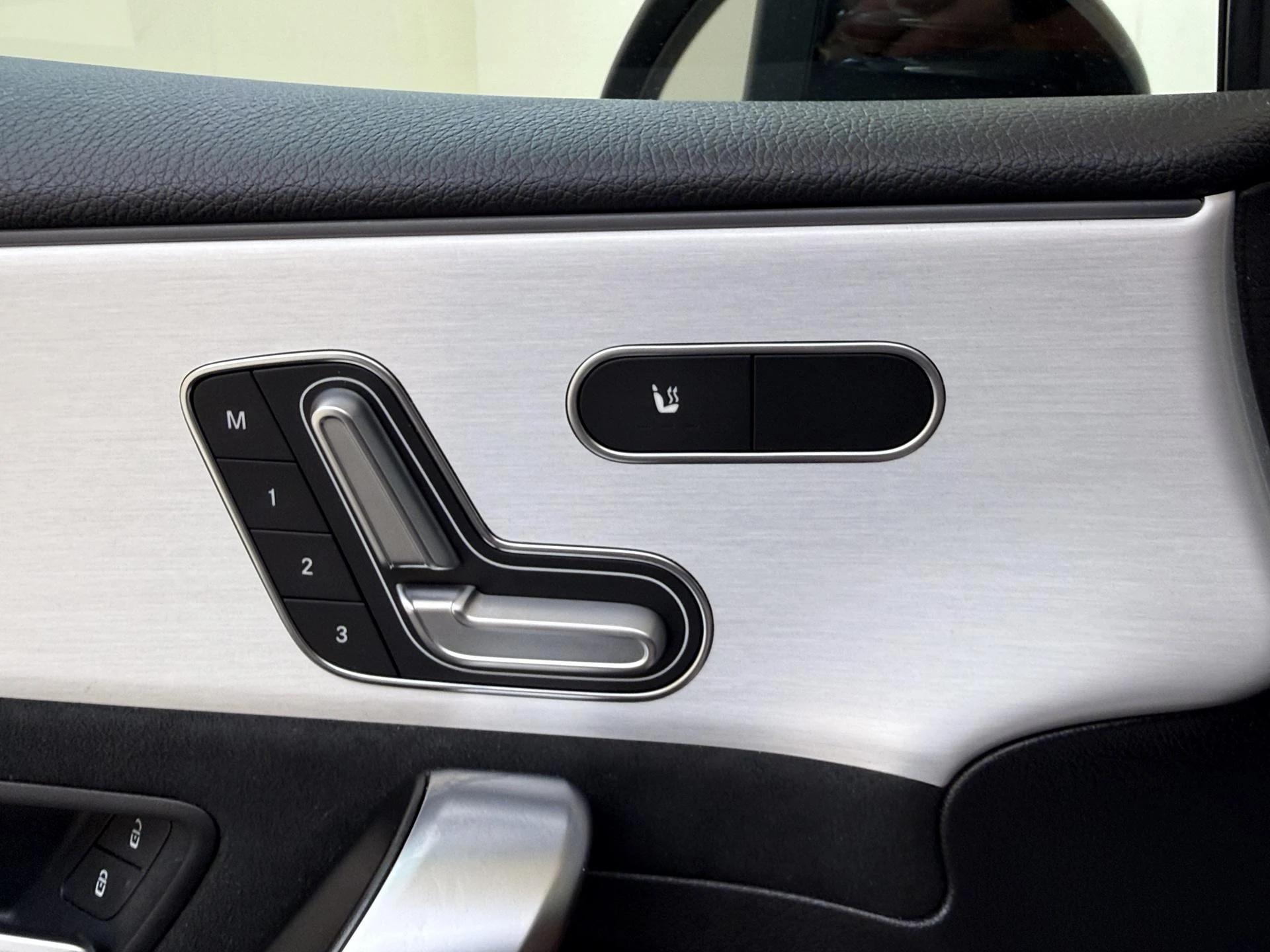 Mercedes-Benz-A-Klasse-image-26