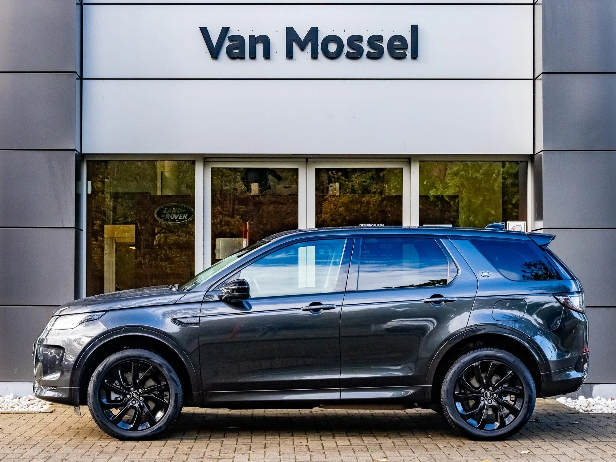 Land Rover-Discovery Sport-image-3