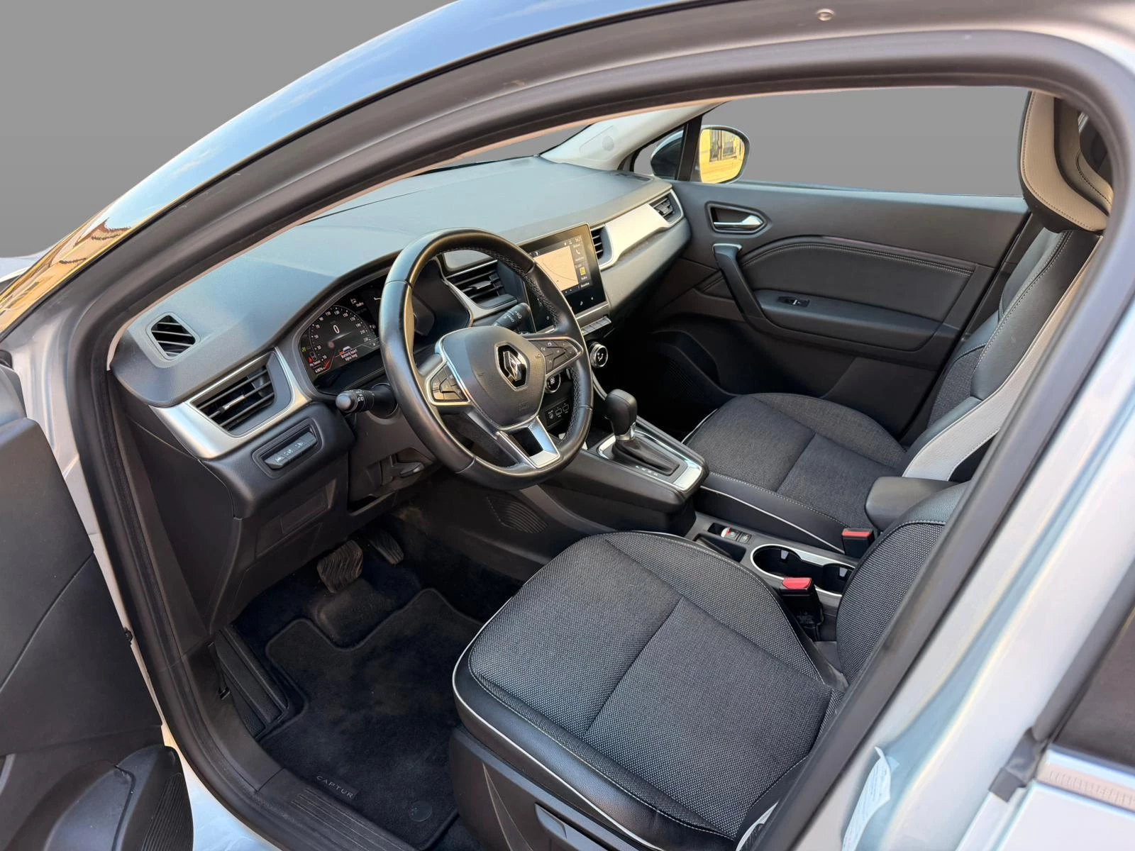 Renault-Captur-image-10