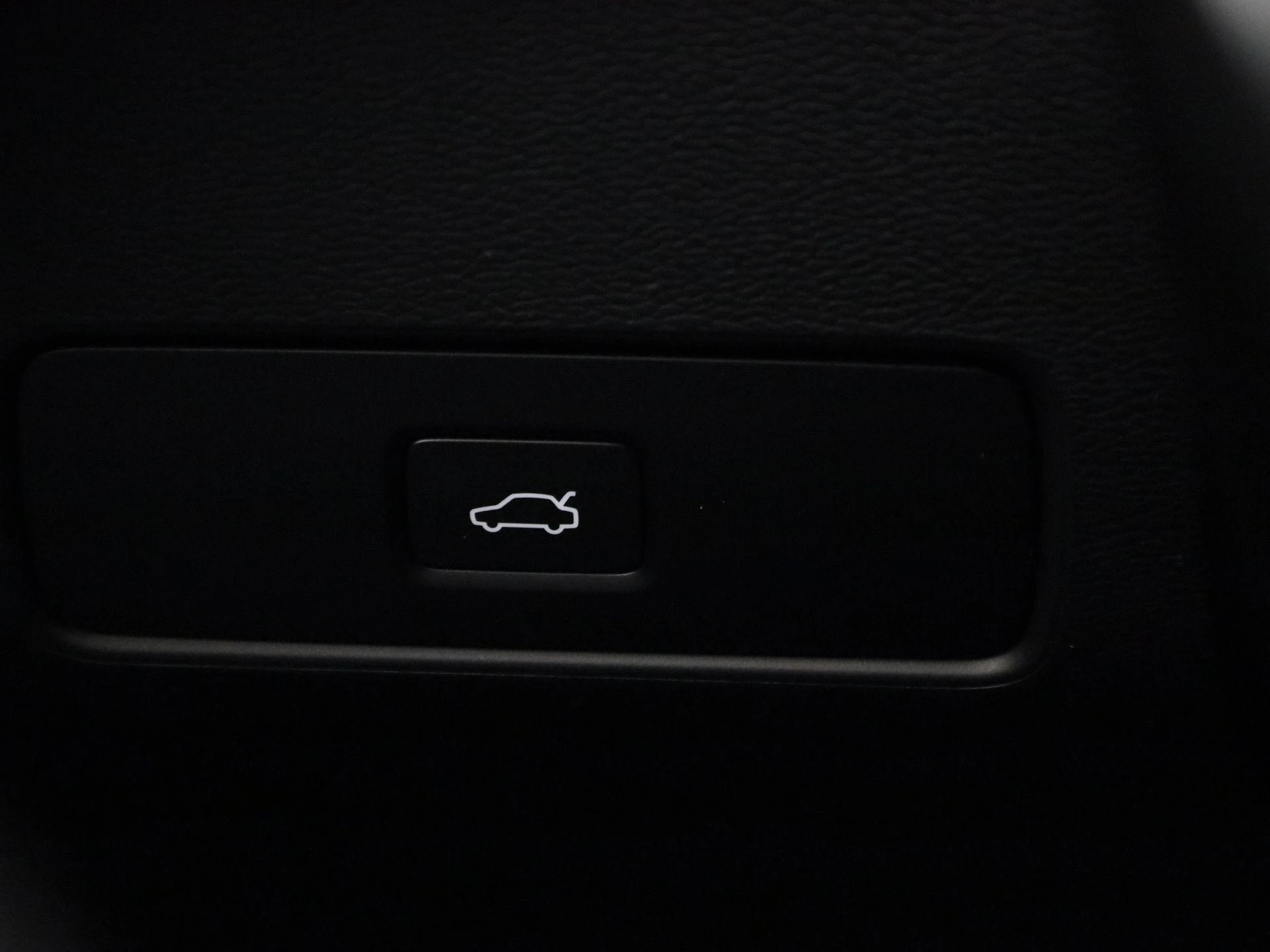 Volvo-C40-image-23