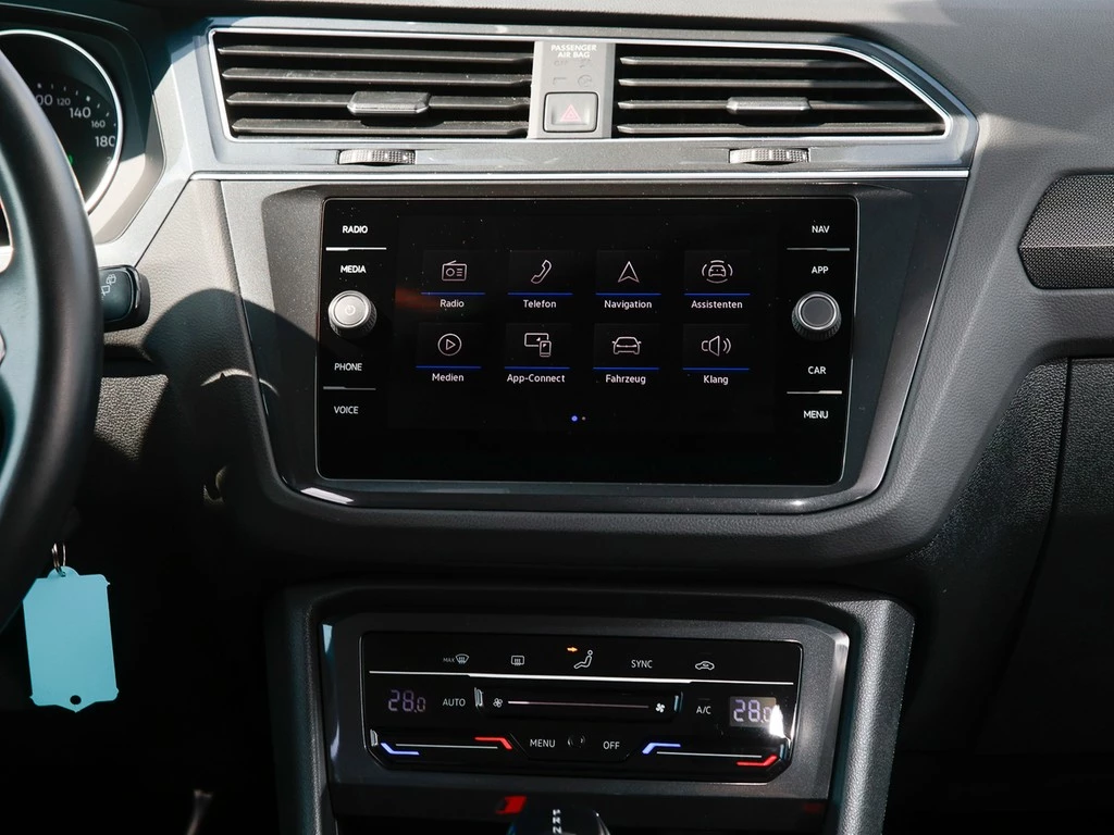Volkswagen Tiguan 2.0 TDI DSG LIFE *AHK*Navi*Kamera*Climatronic*PDC*ACC*LED*