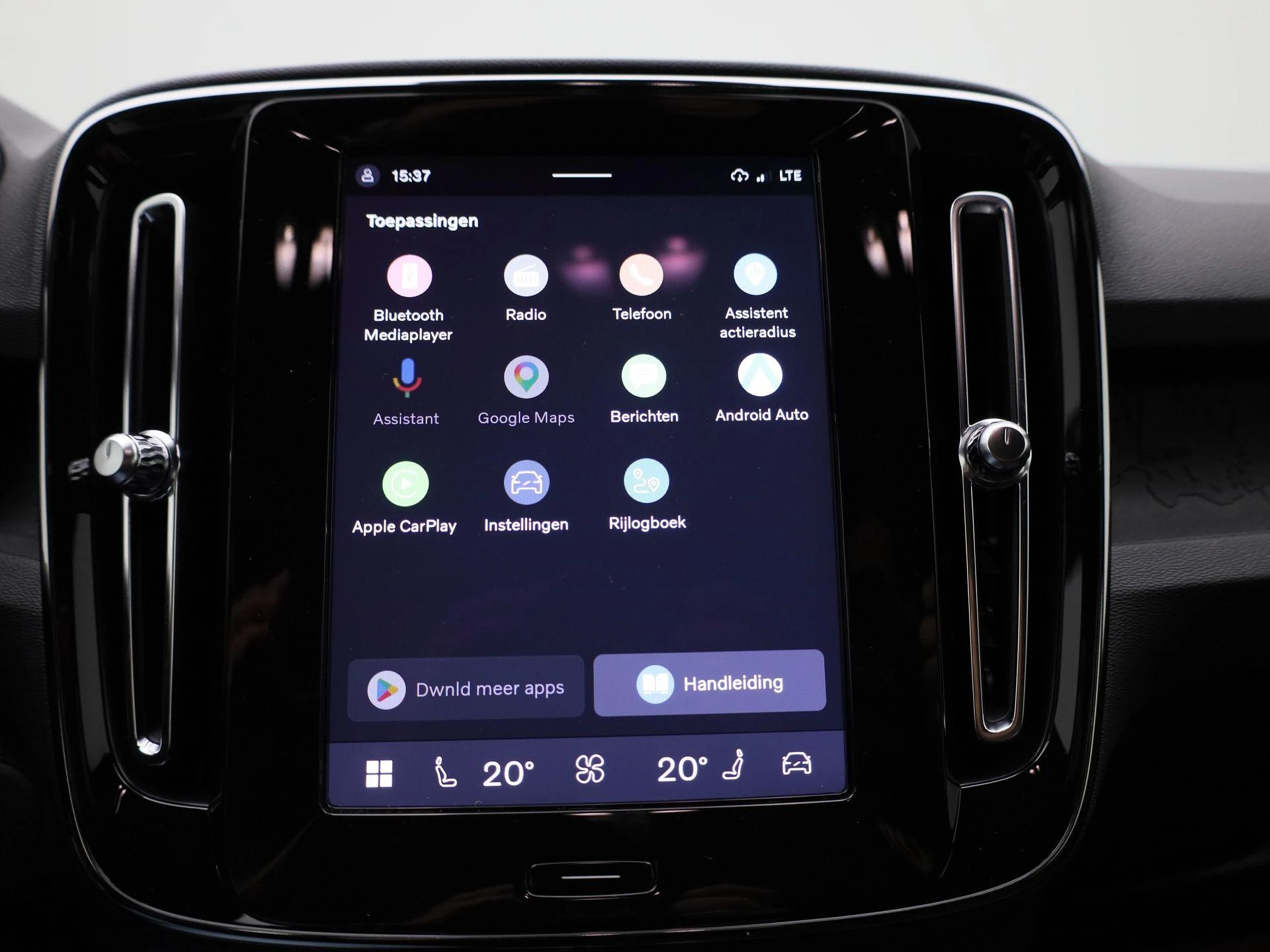 Volvo-XC40-image-16
