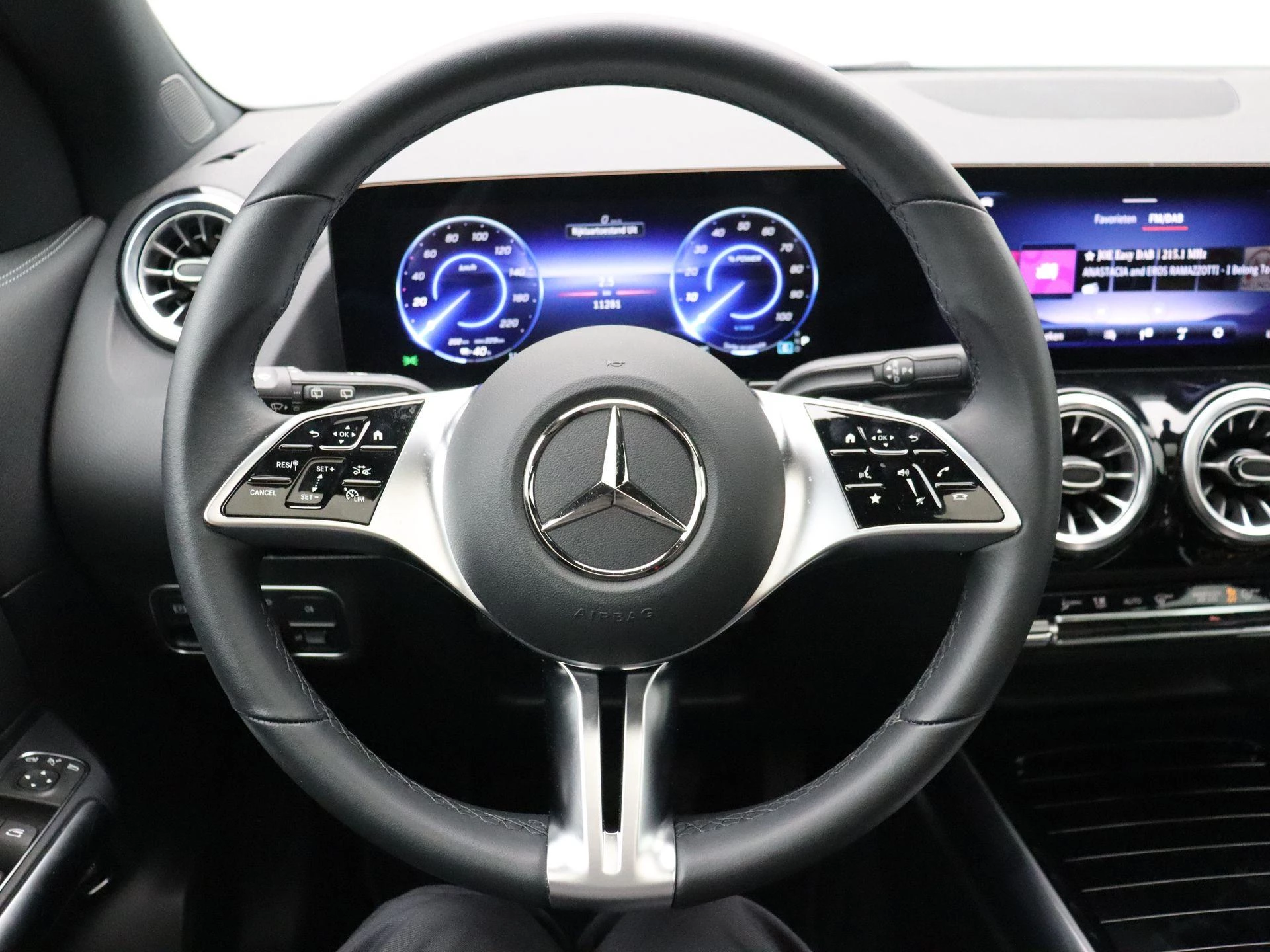 Mercedes-Benz-EQA-image-10