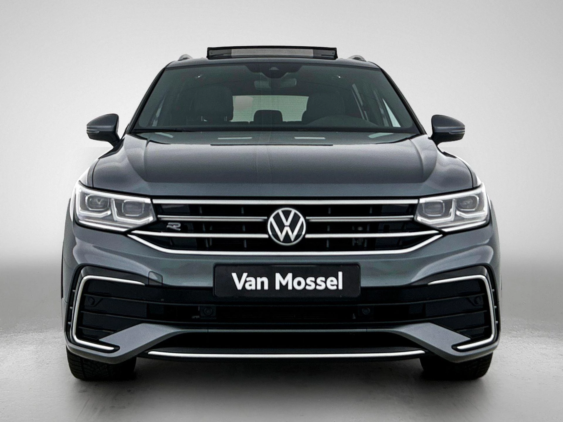 Volkswagen-Tiguan-image-4