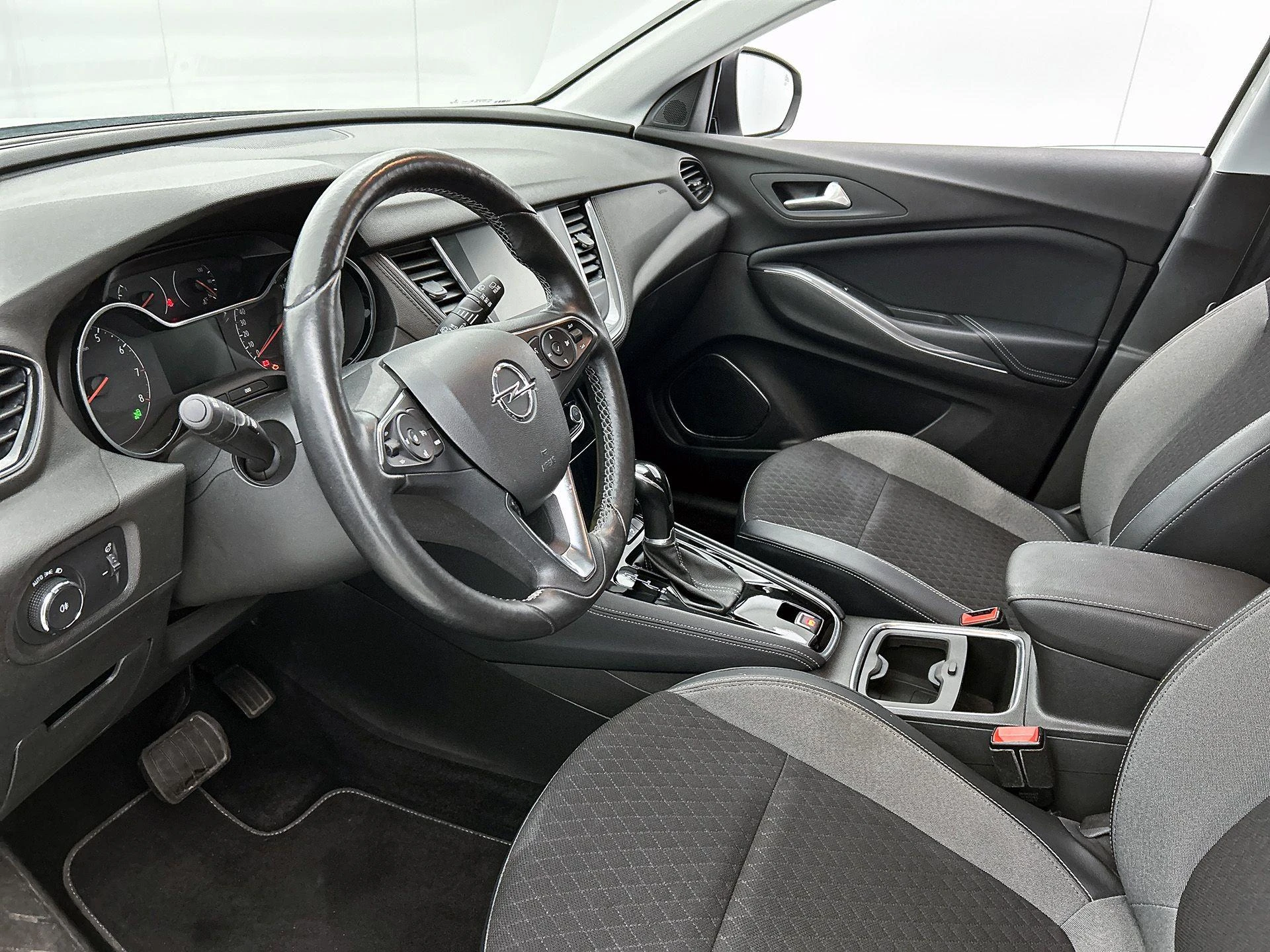 Opel-Grandland X-image-19