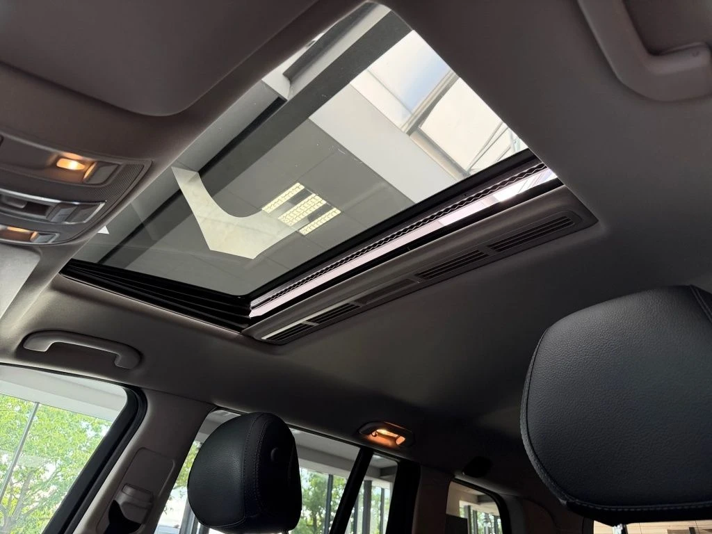 Mercedes-Benz-GLS 350 d-image-17