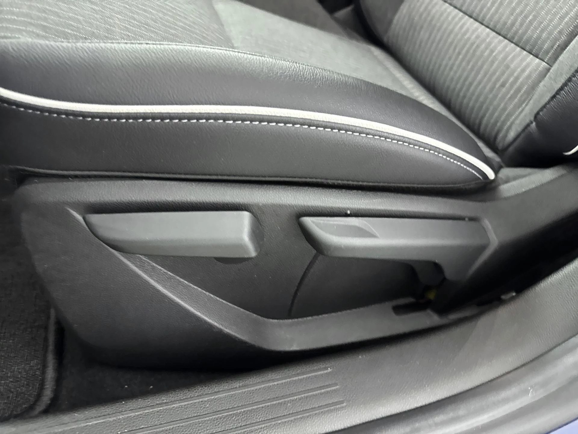 Renault-Clio-image-17