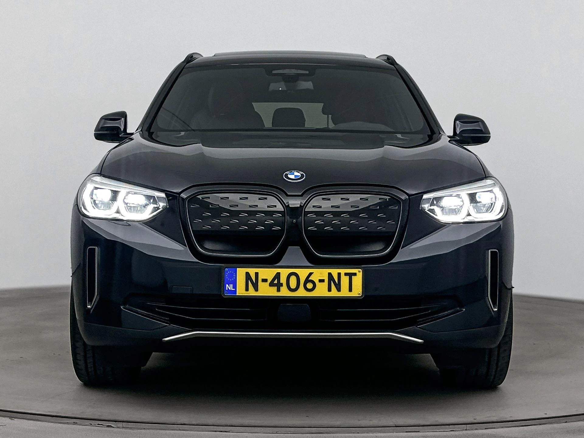 BMW-iX3-image-4