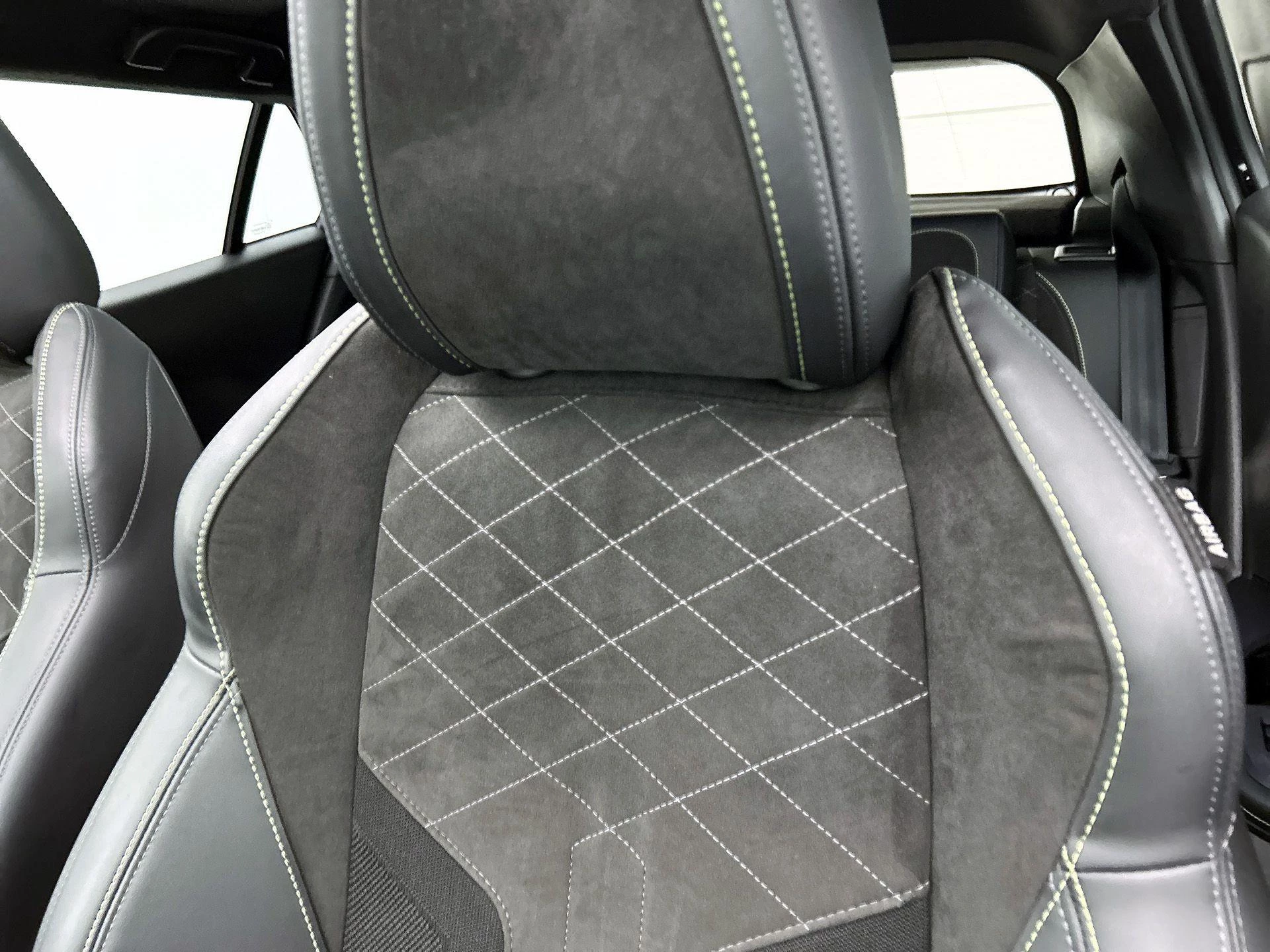 Peugeot-e-2008-image-23