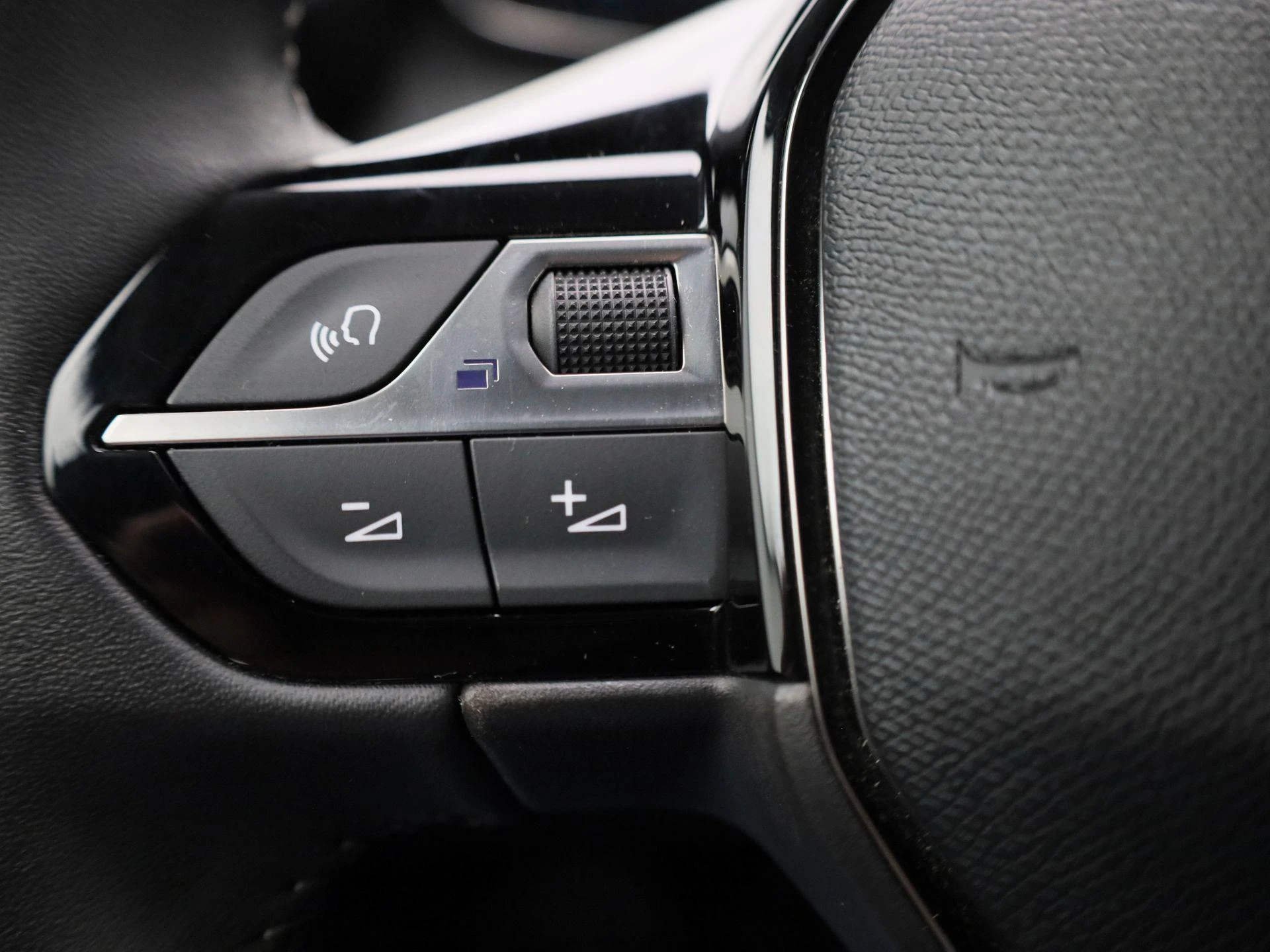 Peugeot-e-2008-image-20