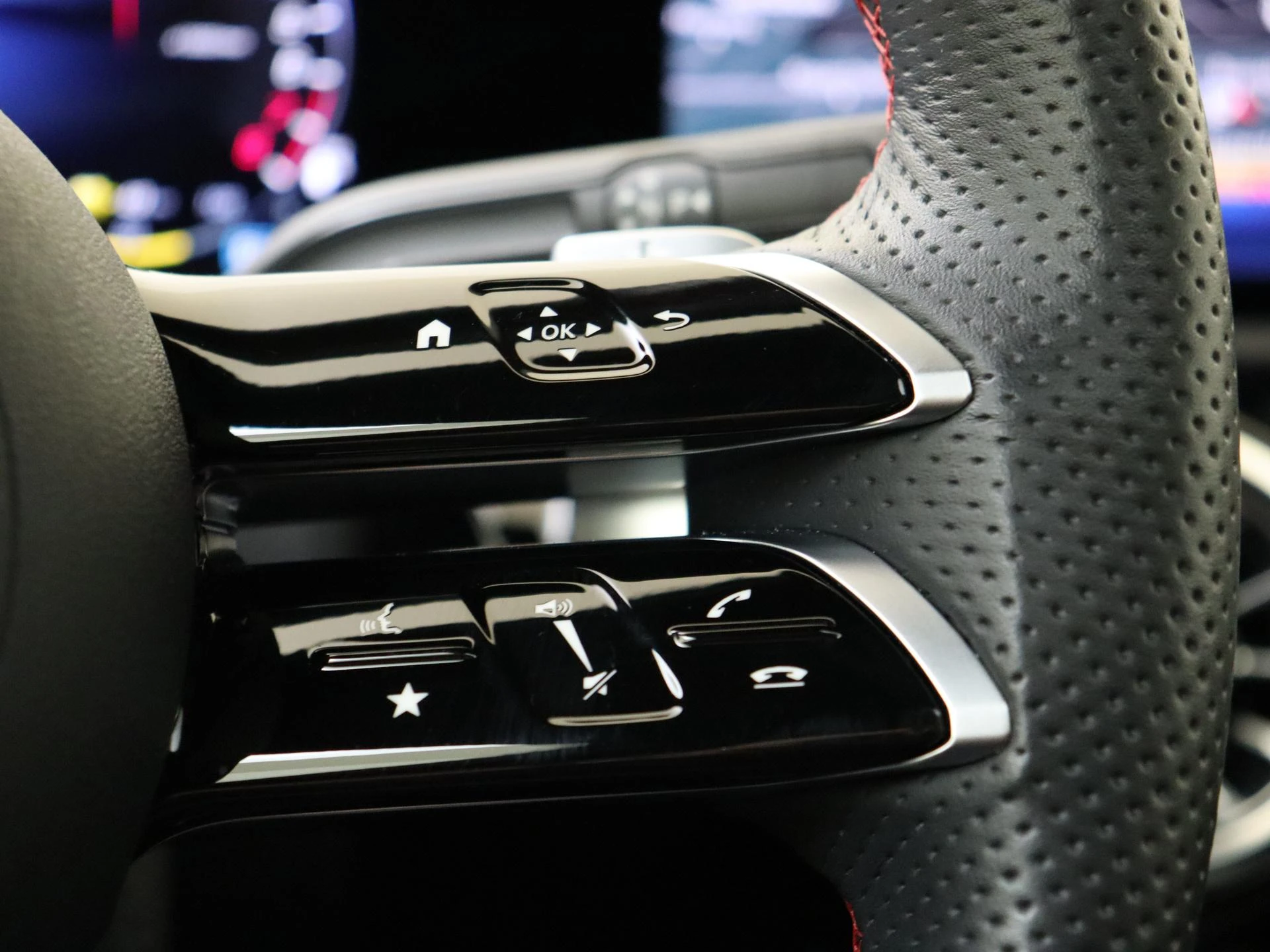 Mercedes-Benz-CLA-image-12