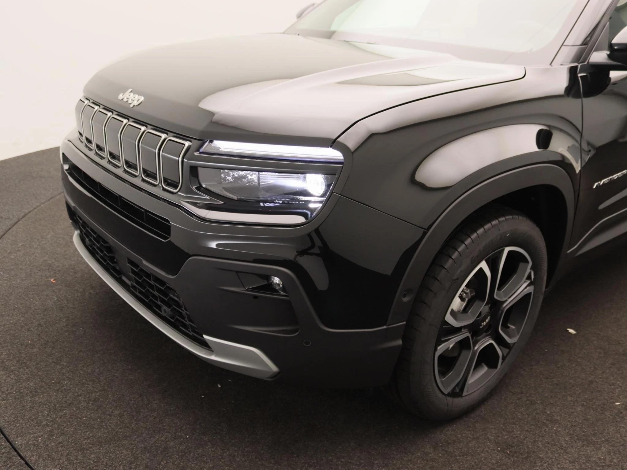 Jeep Avenger 1.2 e-Hybrid Summit