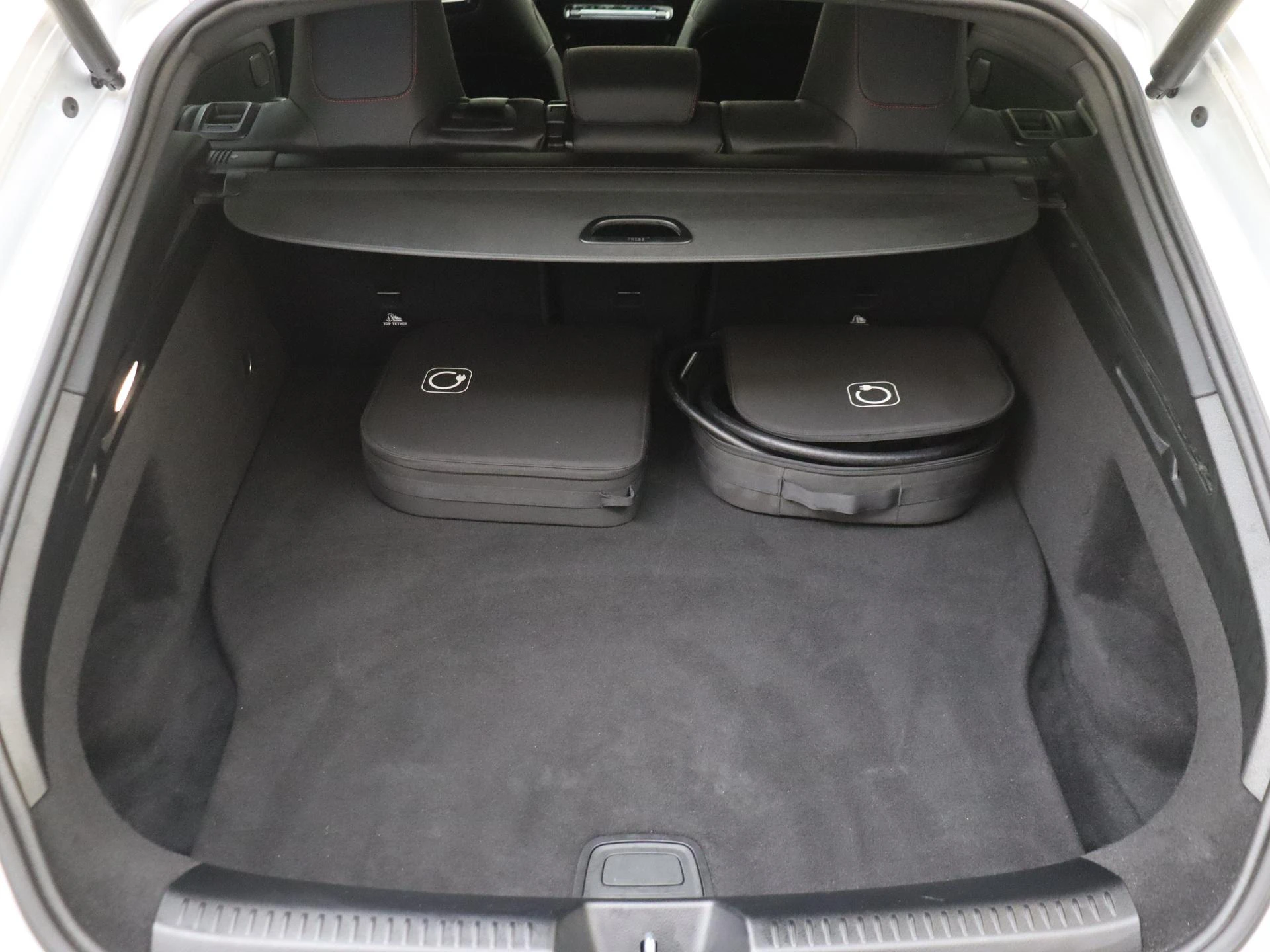 Mercedes-Benz-CLA-image-30