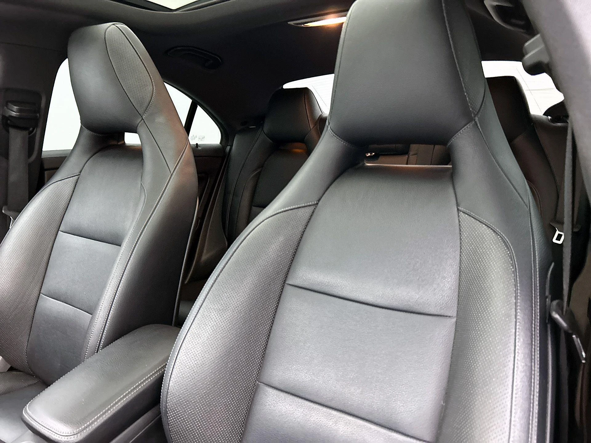 Mercedes-Benz-CLA-image-12