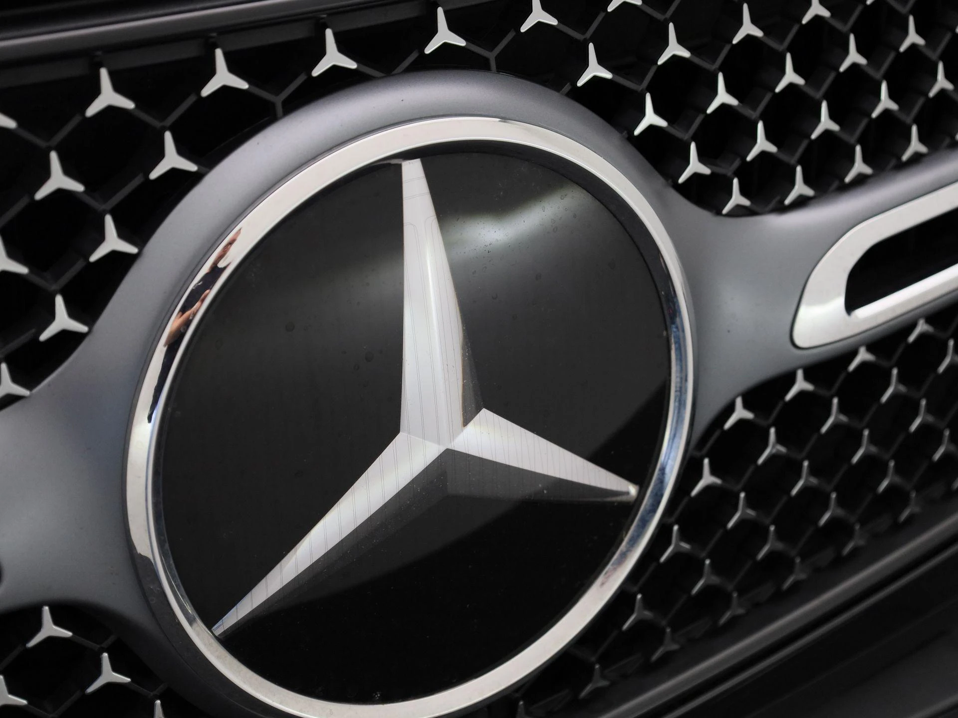 Mercedes-Benz-GLC-image-39