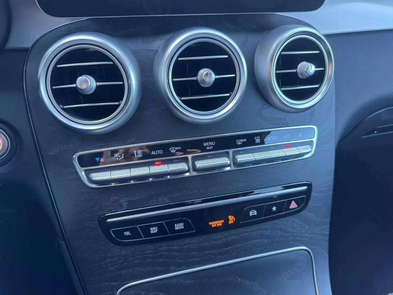 Mercedes-Benz-GLC-image-18